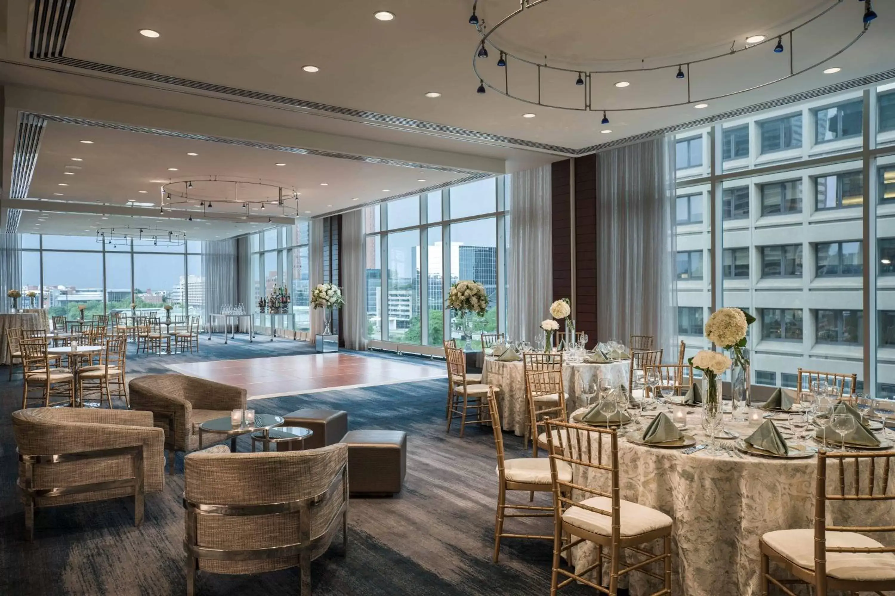Lobby or reception, Restaurant/Places to Eat in Renaissance Baltimore Harborplace Hotel