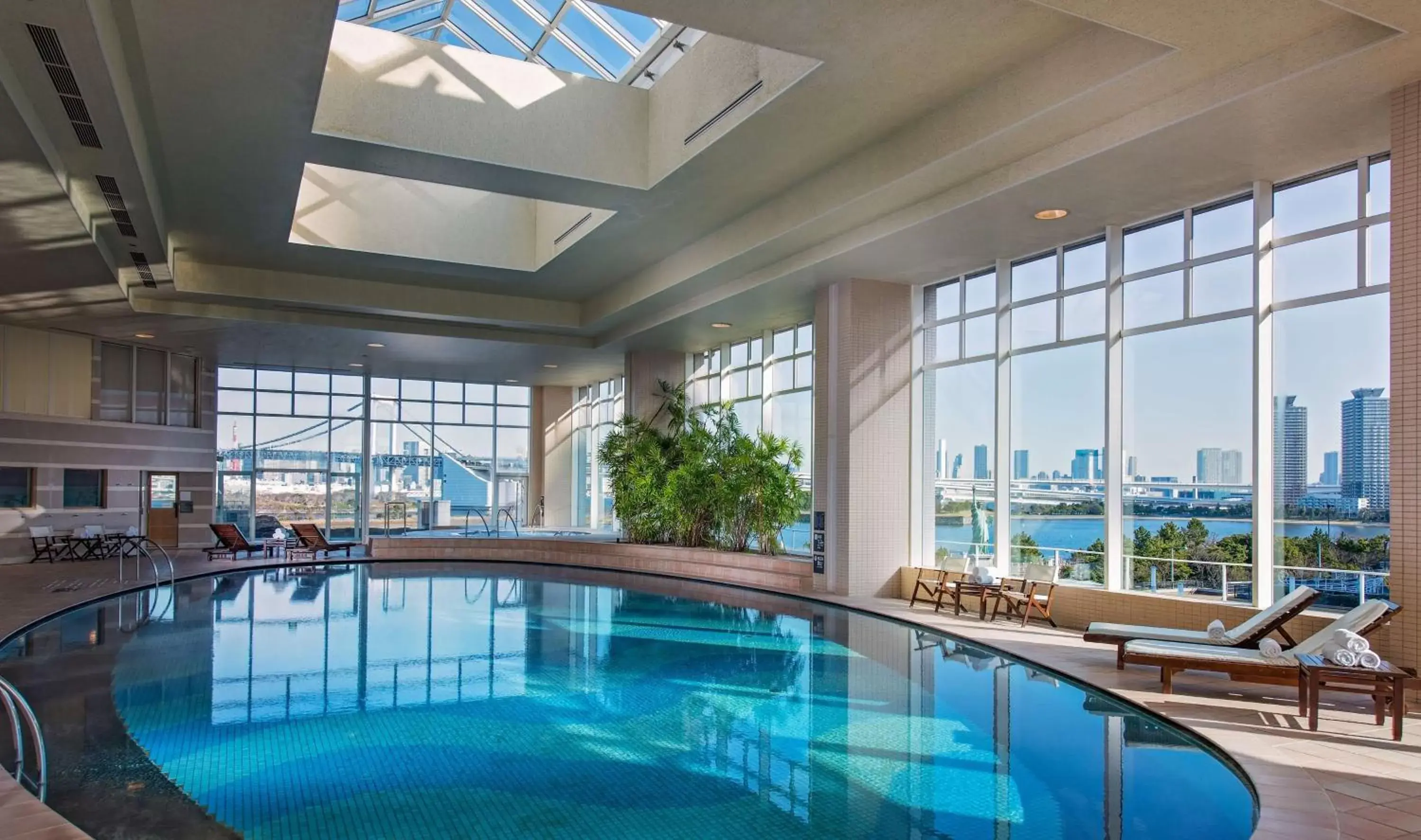 Pool view, Swimming Pool in Hilton Tokyo Odaiba