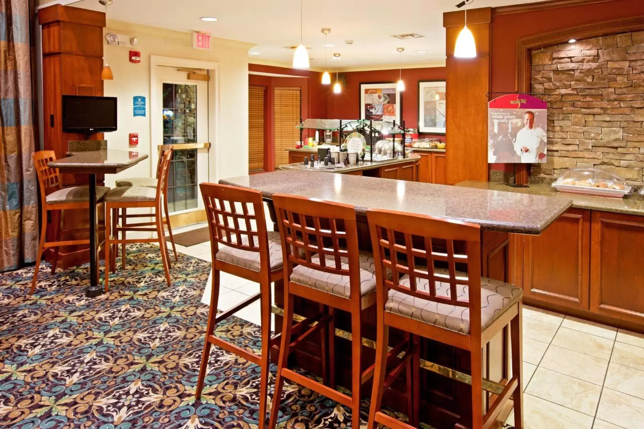 Breakfast, Restaurant/Places to Eat in Staybridge Suites Louisville - East, an IHG Hotel