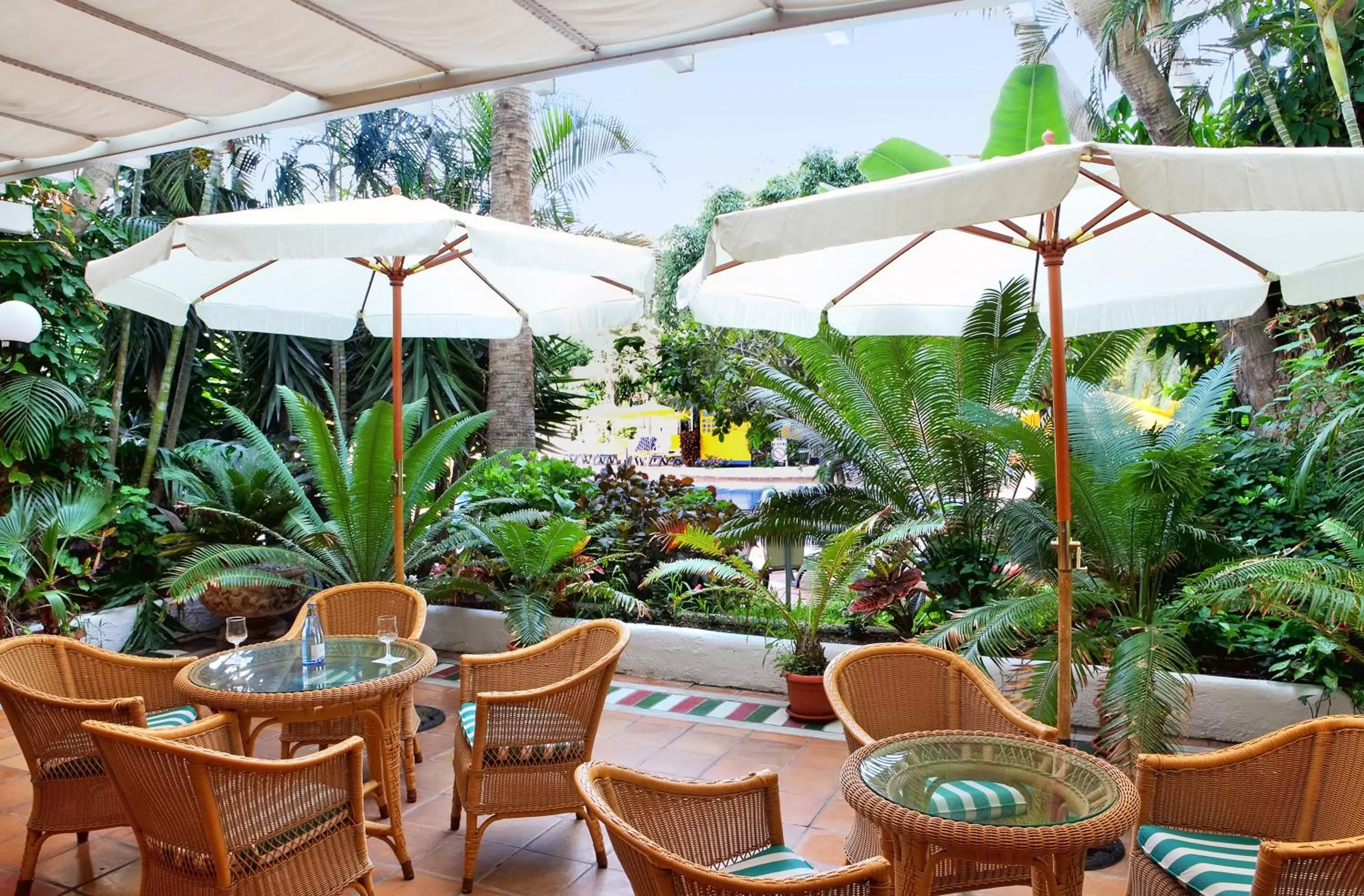 Restaurant/places to eat, Patio/Outdoor Area in H10 Tenerife Playa