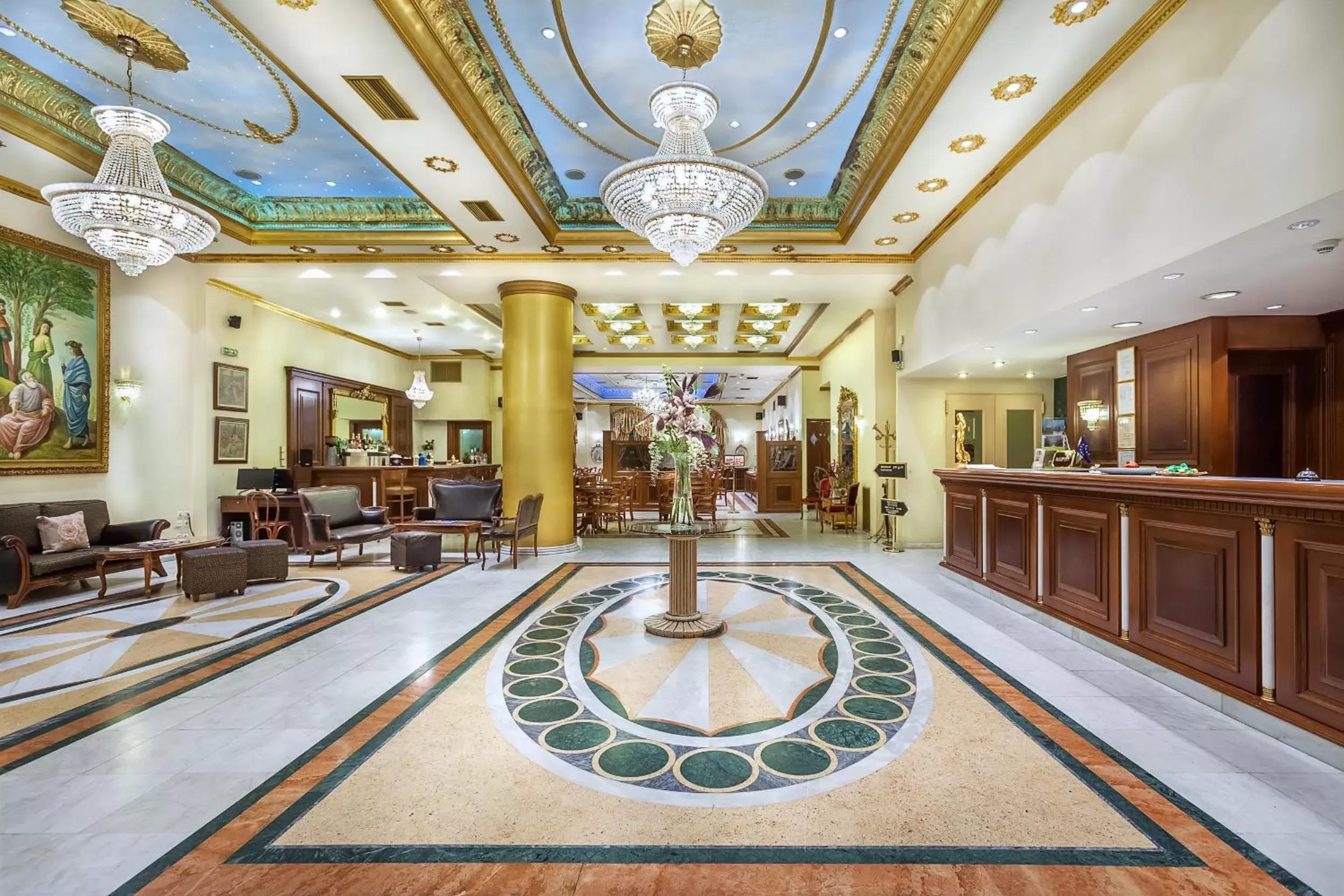 Living room in Imperial Palace Classical Hotel Thessaloniki