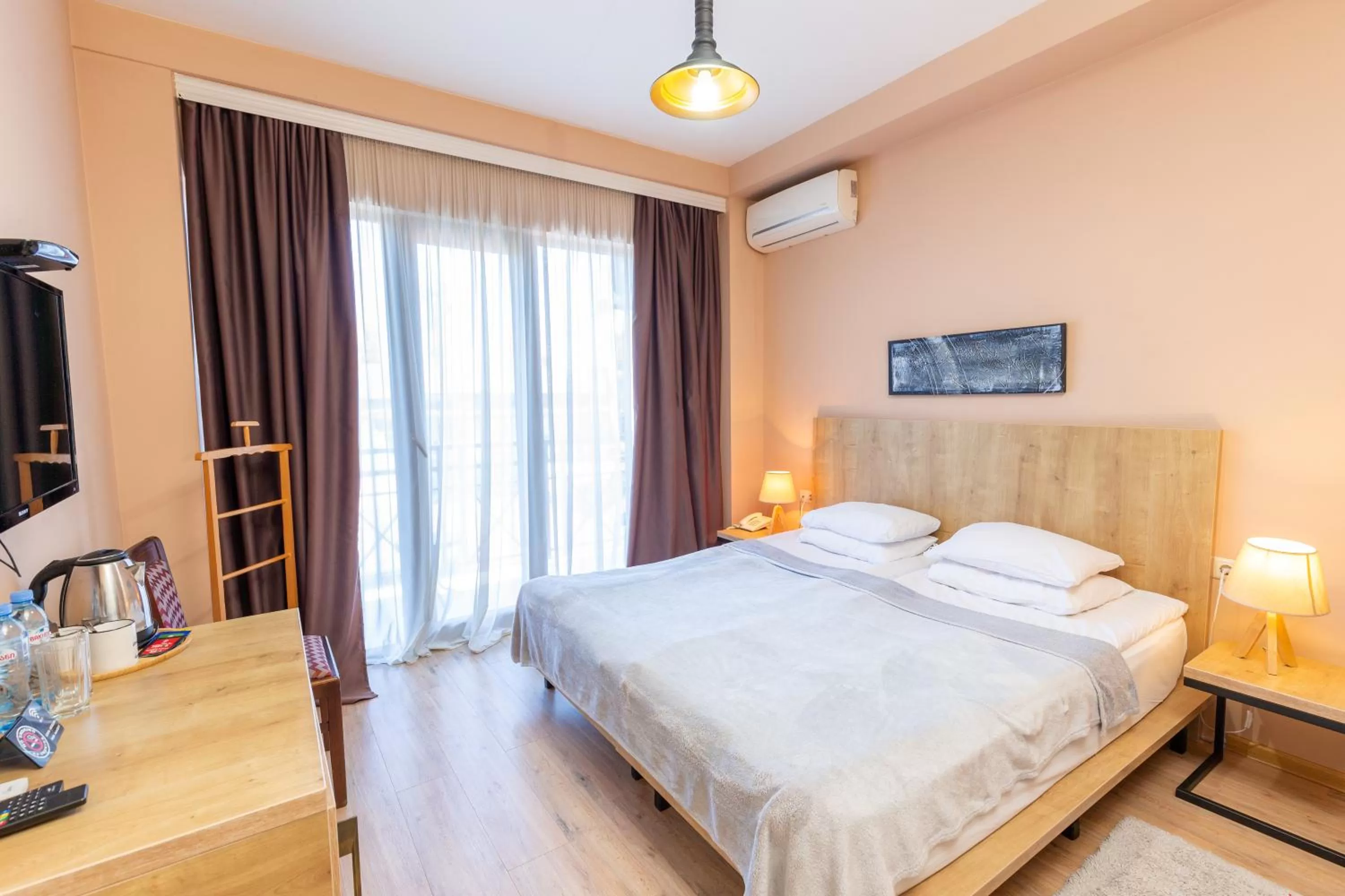 Photo of the whole room, Bed in Hotel N16