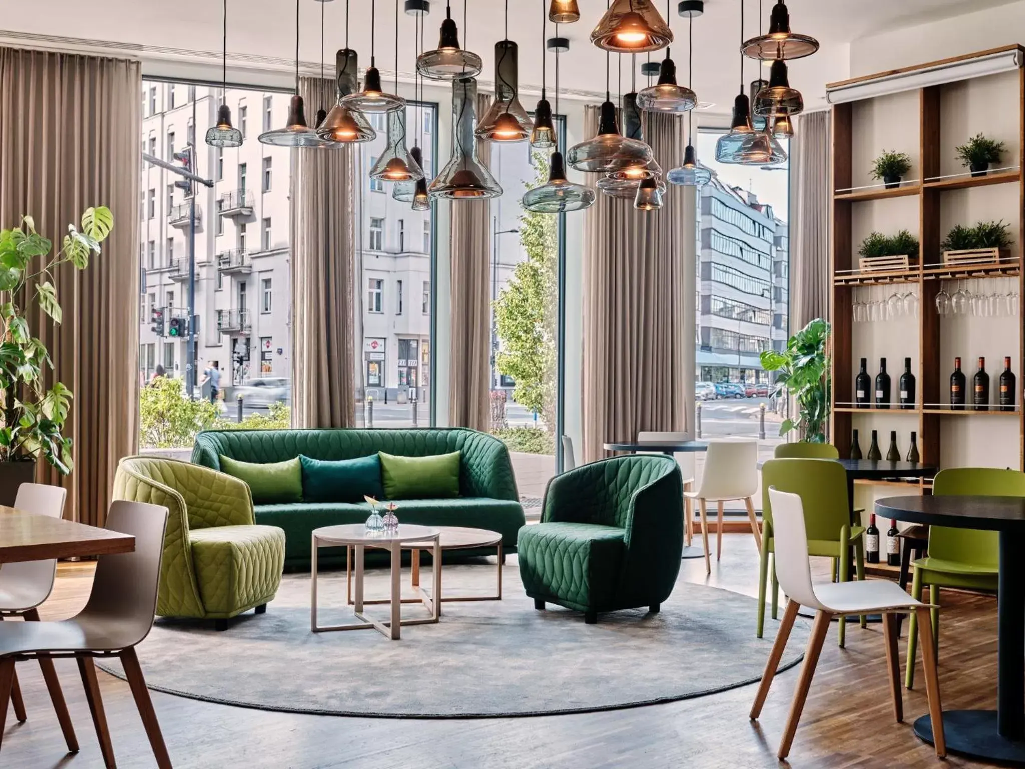 Lounge or bar, Seating Area in Holiday Inn - Warsaw City Centre, an IHG Hotel