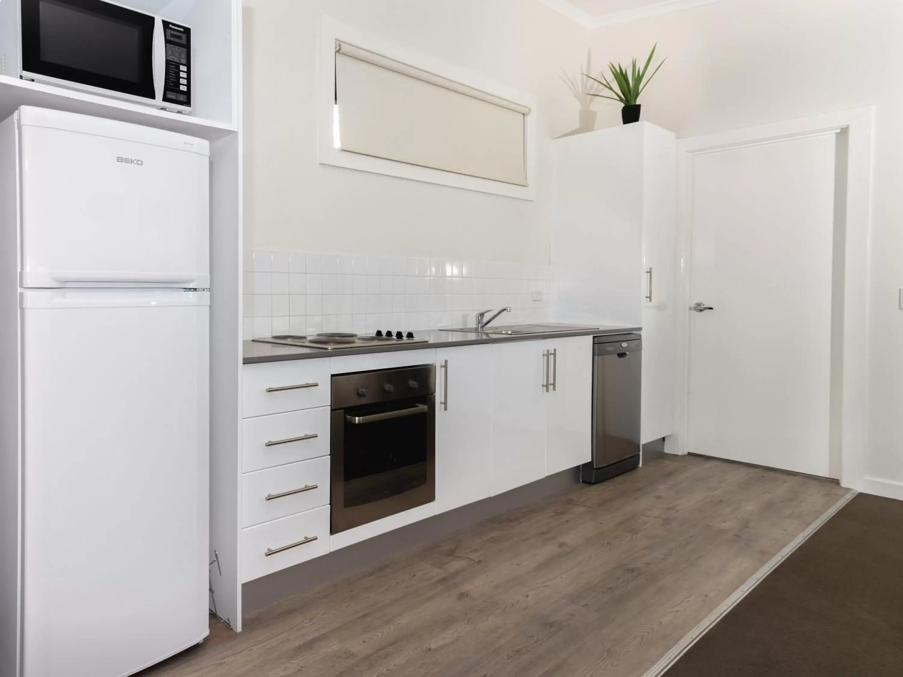 Kitchen or kitchenette, Kitchen/Kitchenette in Horizon Holiday Apartments