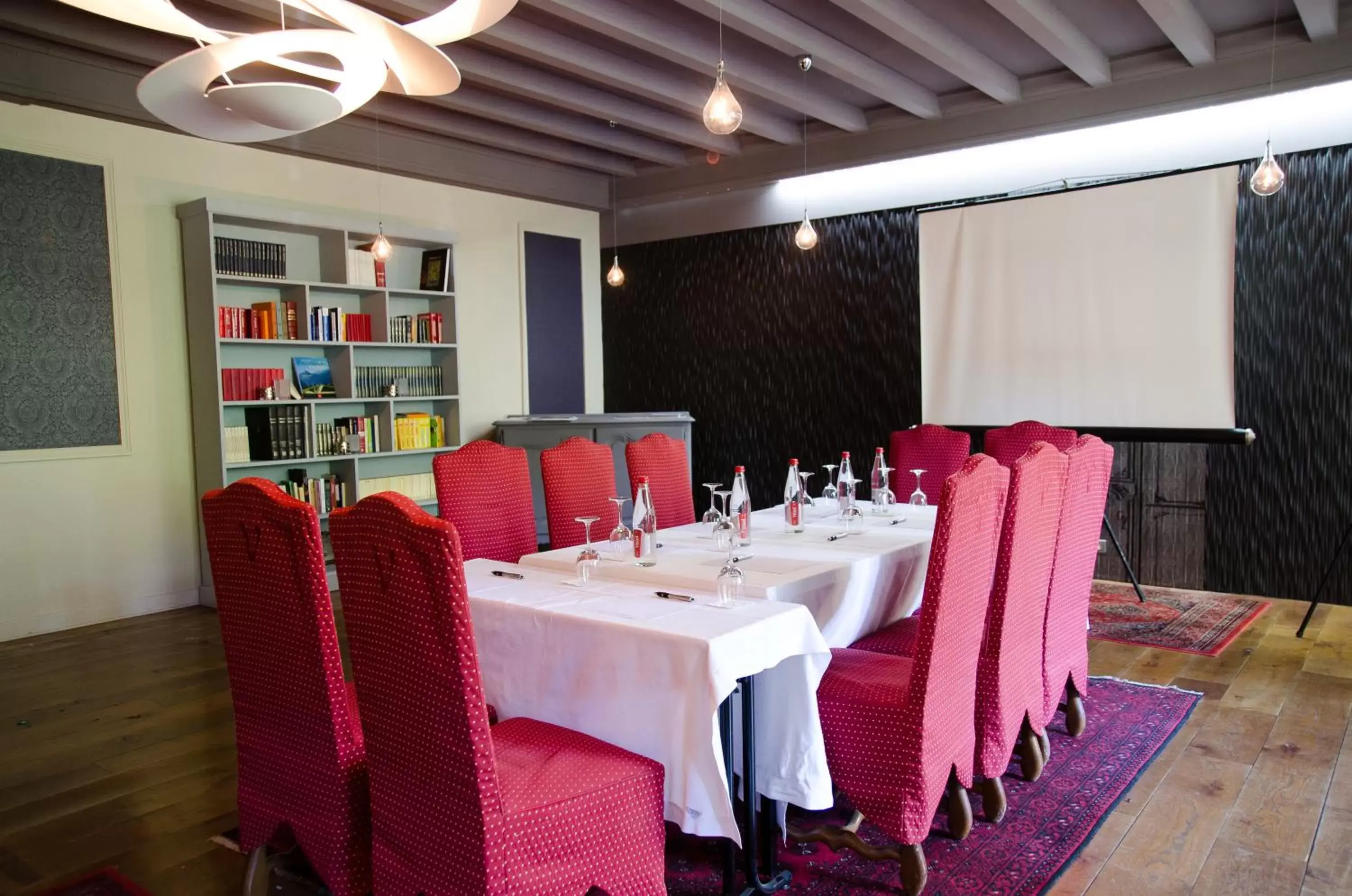 Meeting/conference room, Restaurant/Places to Eat in Le Vallon de Valrugues & Spa
