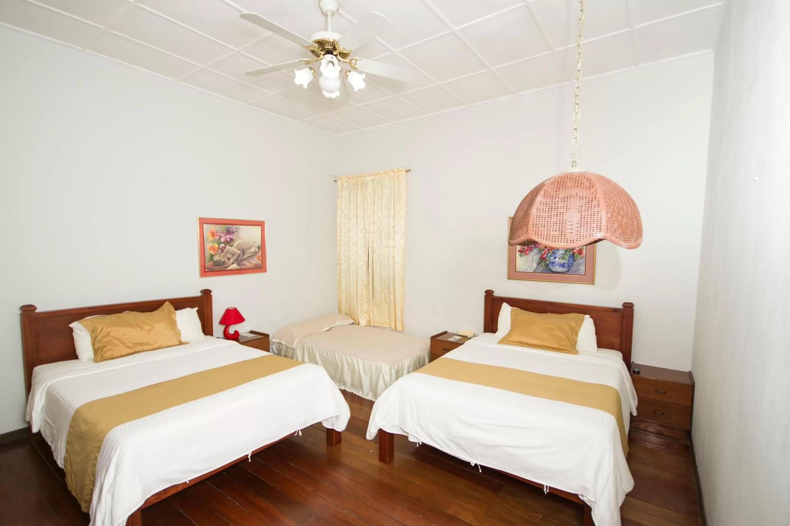 Photo of the whole room, Bed in Hotel 1492