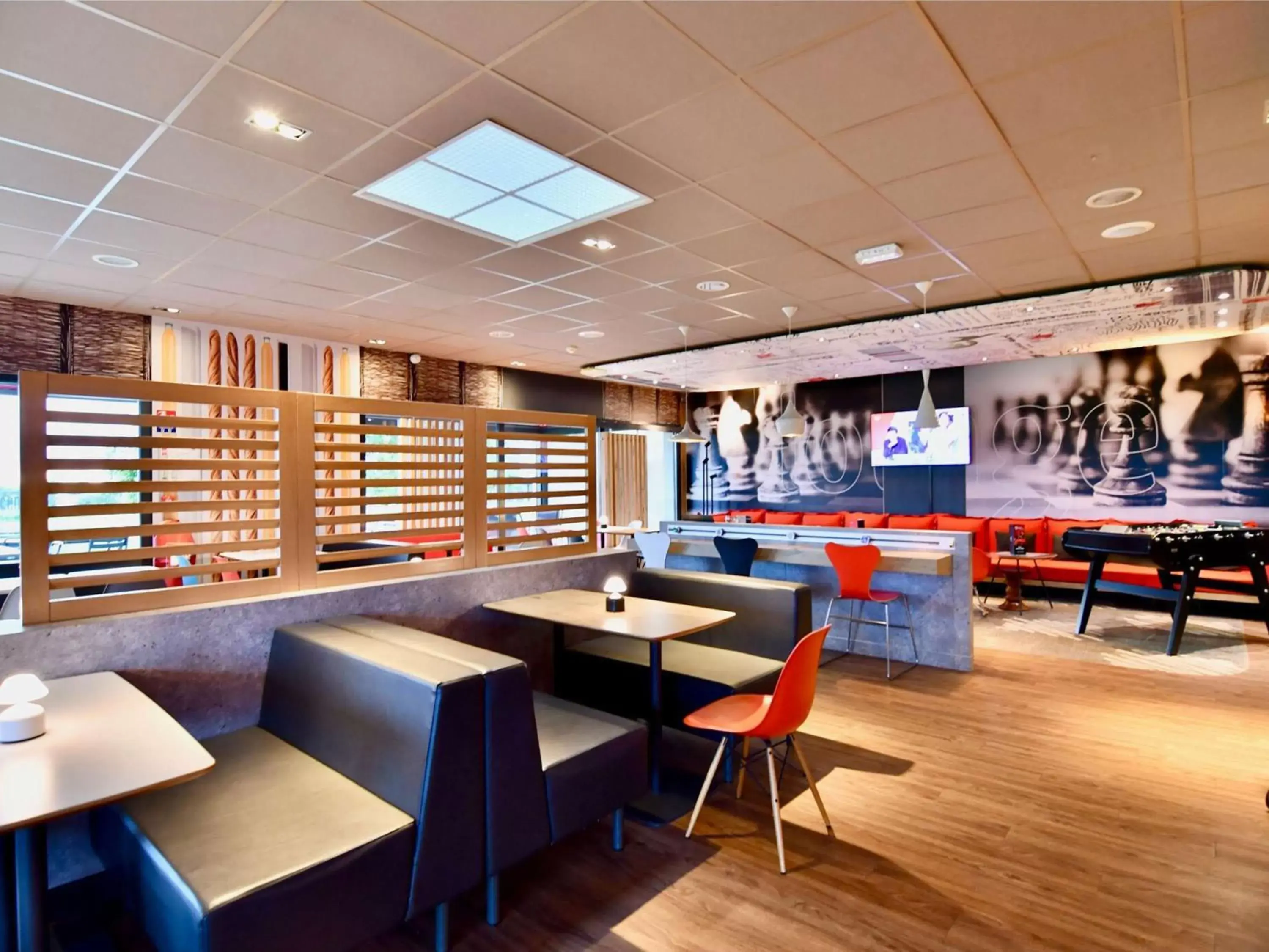 Sports, Restaurant/Places to Eat in ibis Les Herbiers