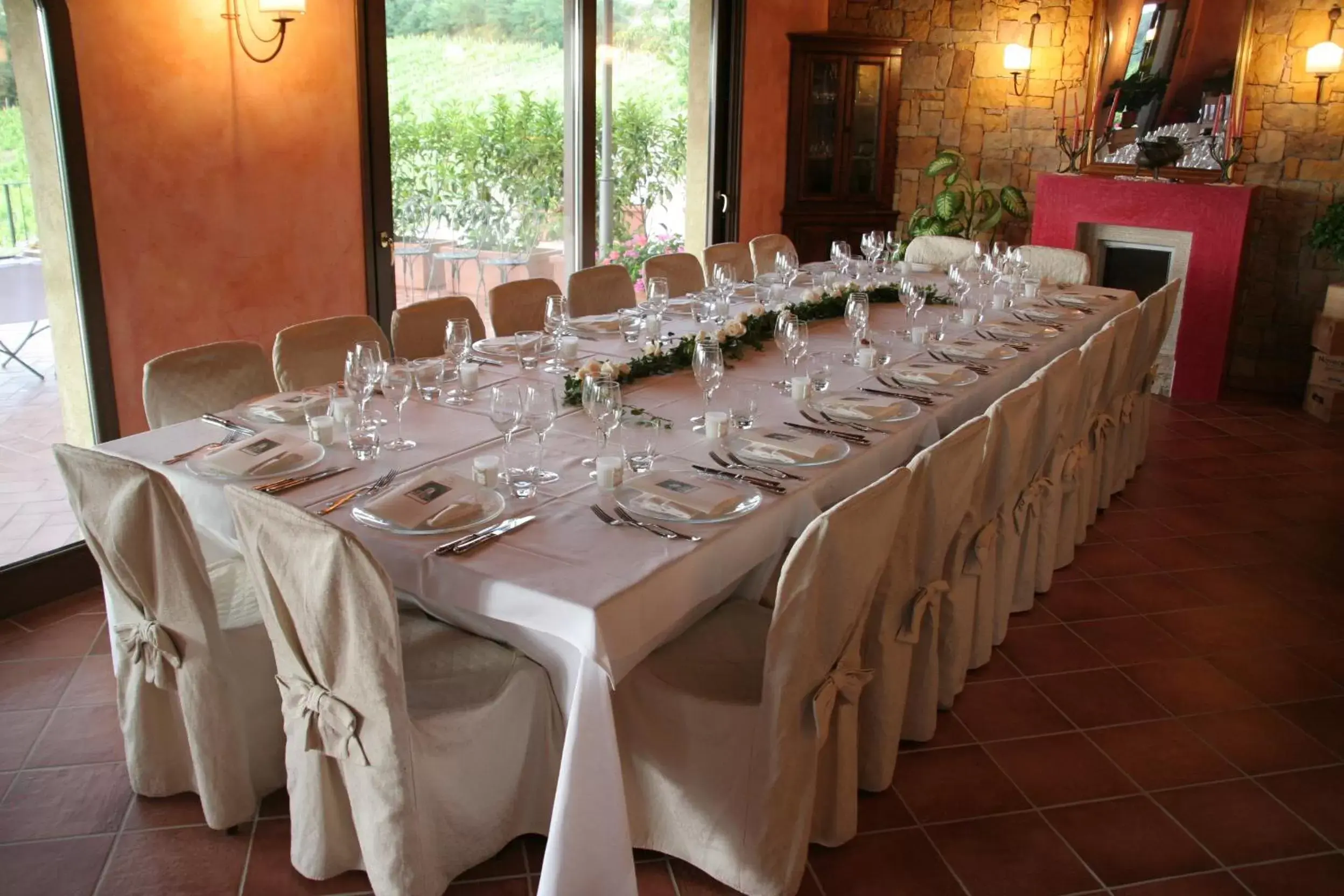 Restaurant/places to eat, Banquet Facilities in Villa Curina Resort