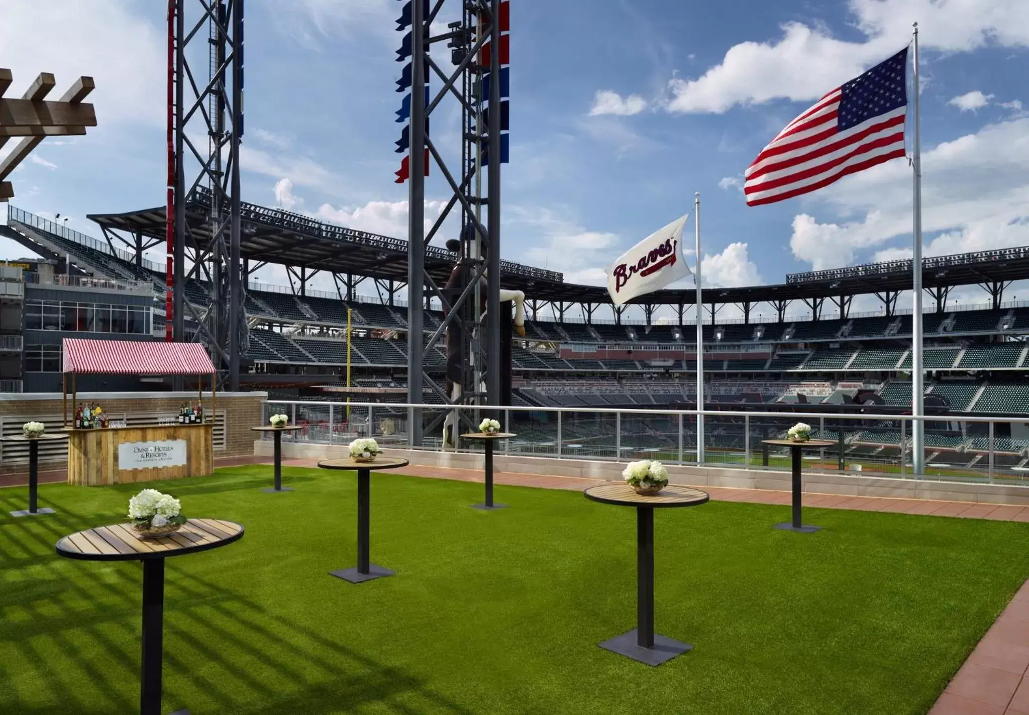 Swimming pool in Omni Hotel at the Battery Atlanta Swimming pool in Omni Hotel at the Battery Atlanta