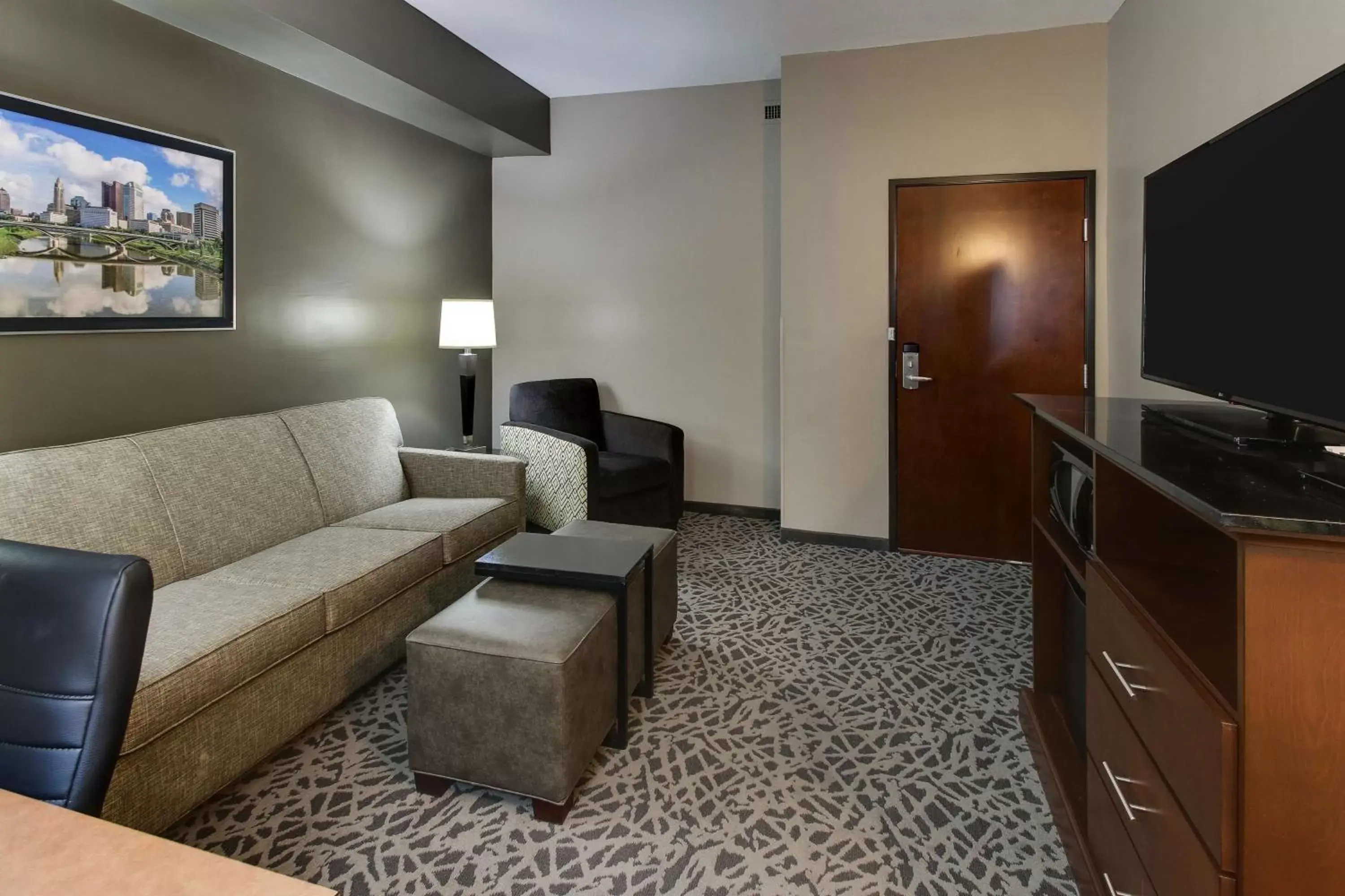 Photo of the whole room, TV/Entertainment Center in Drury Inn & Suites Columbus Polaris