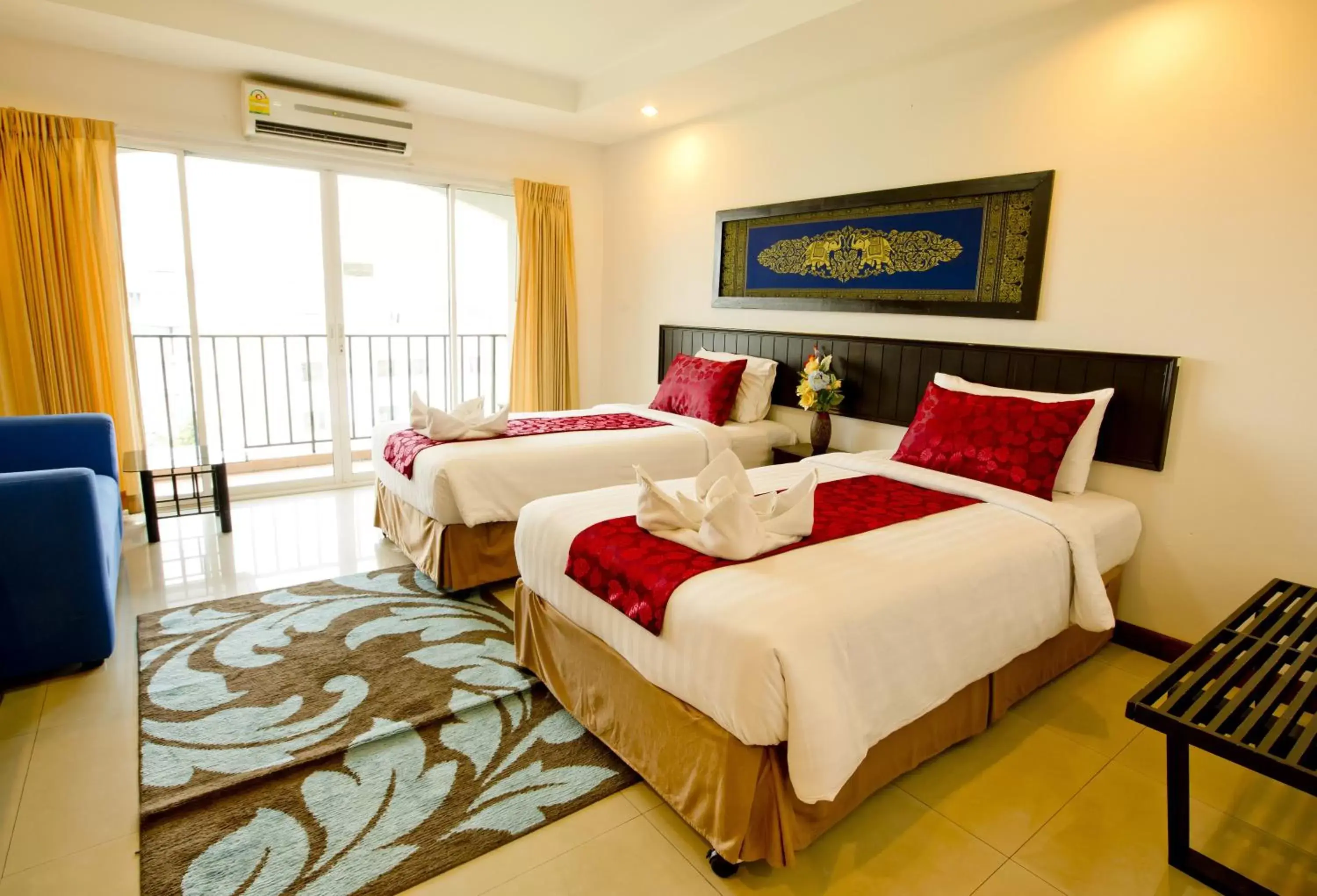 Bed in Sinsuvarn Airport Suite Hotel SHA Extra Plus Certified B5040