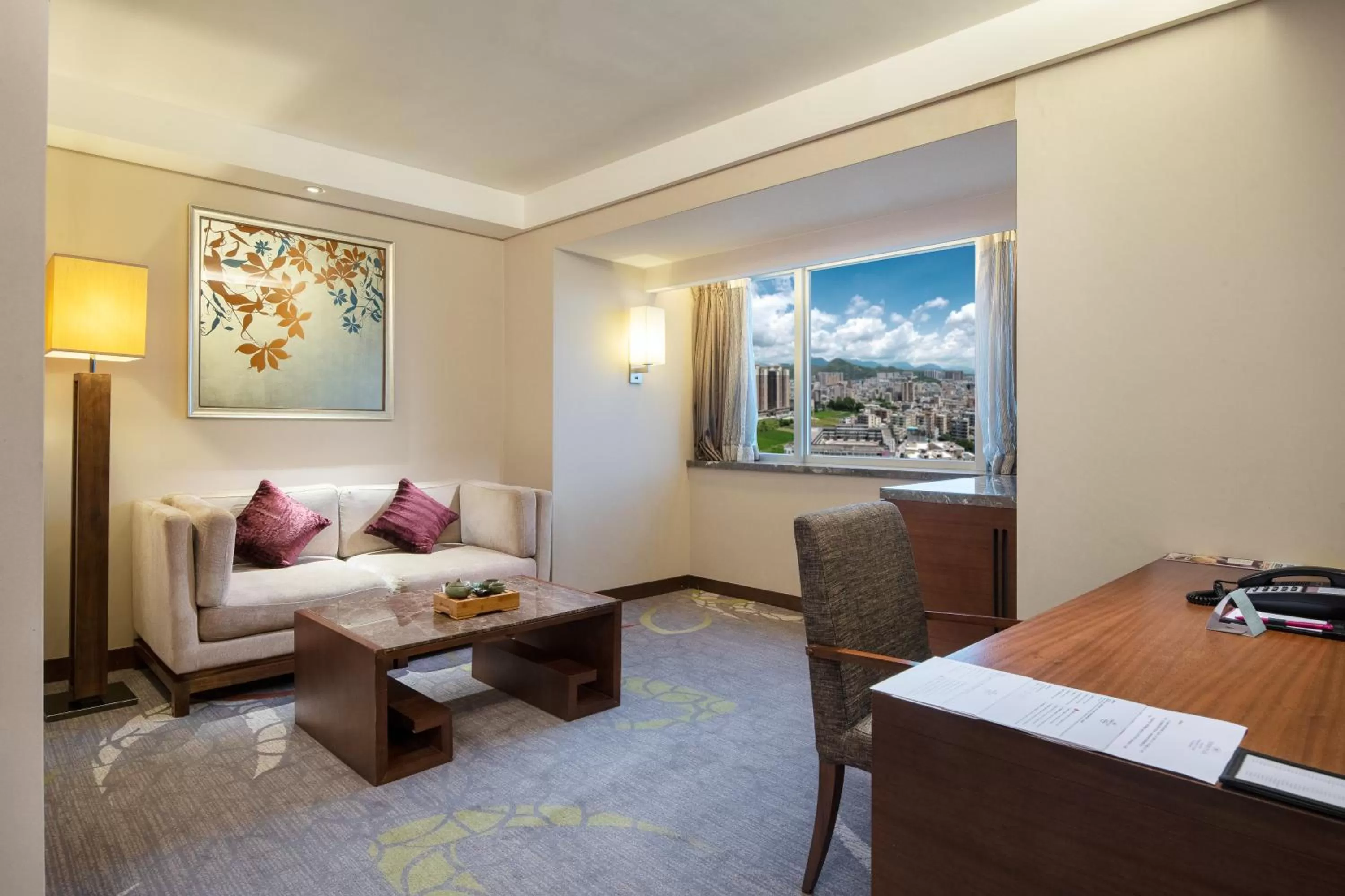 Photo of the whole room in Crowne Plaza Guangzhou City Centre by IHG