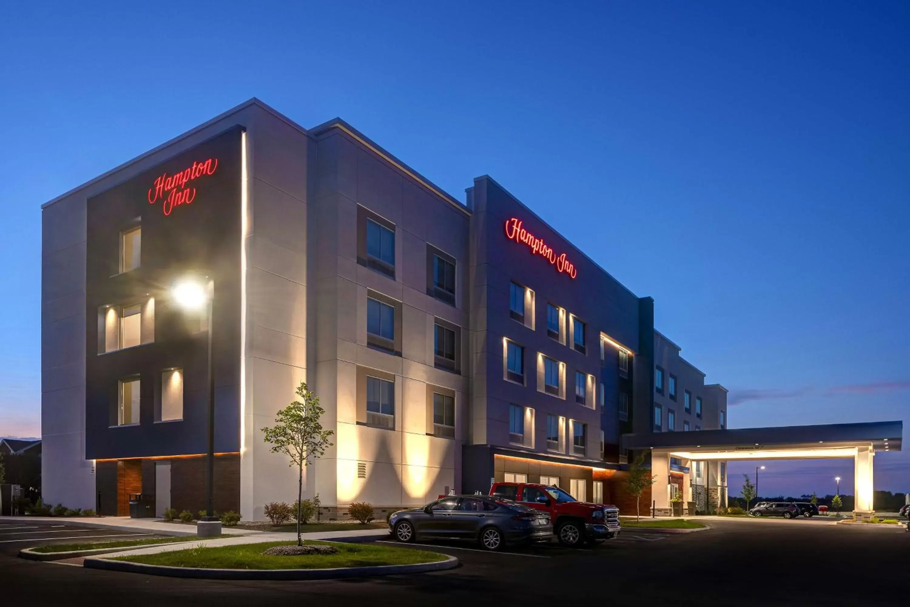 Property Building in Hampton Inn Crown Point, In