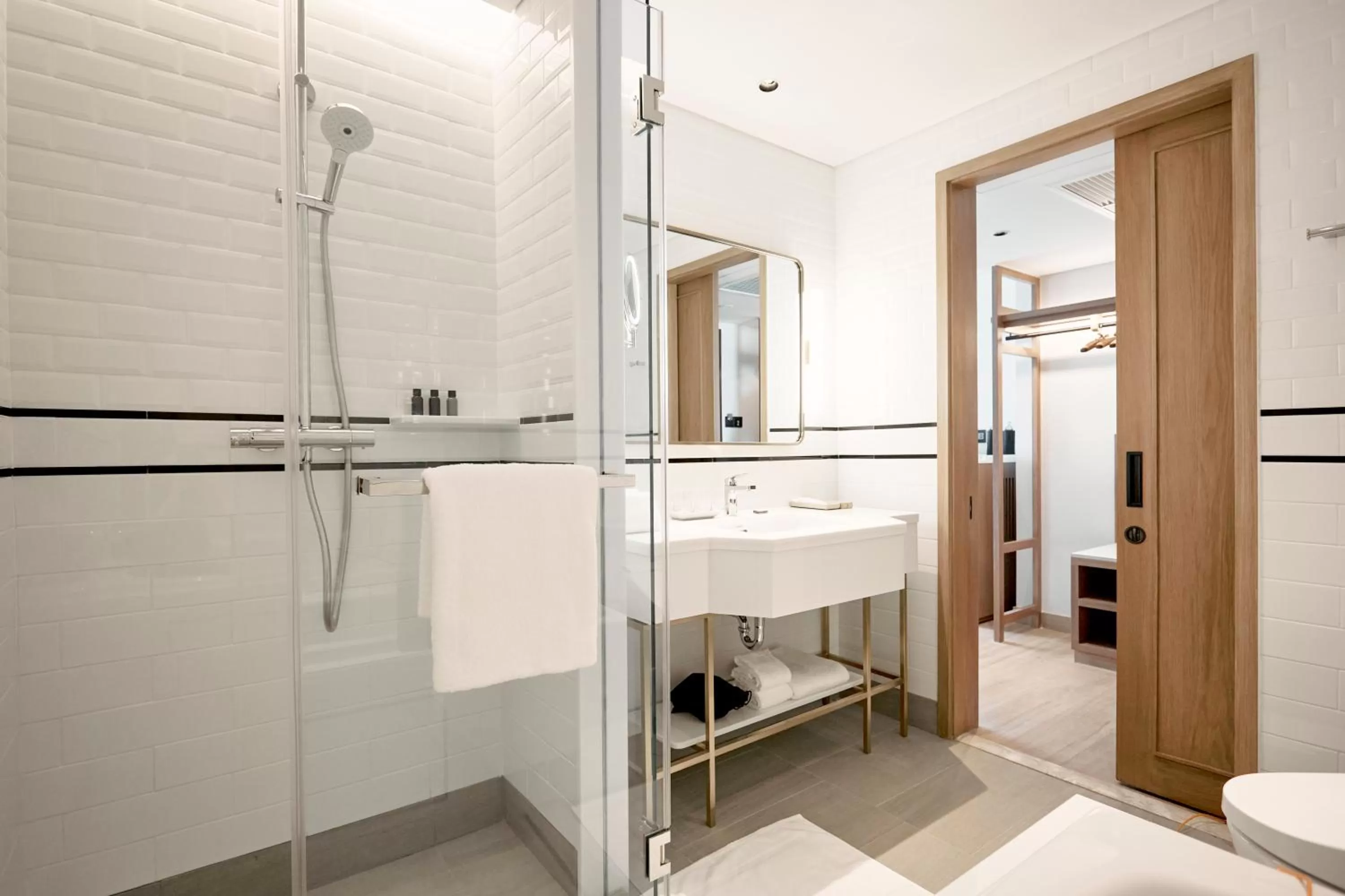 Bathroom in Montien Hotel Surawong Bangkok