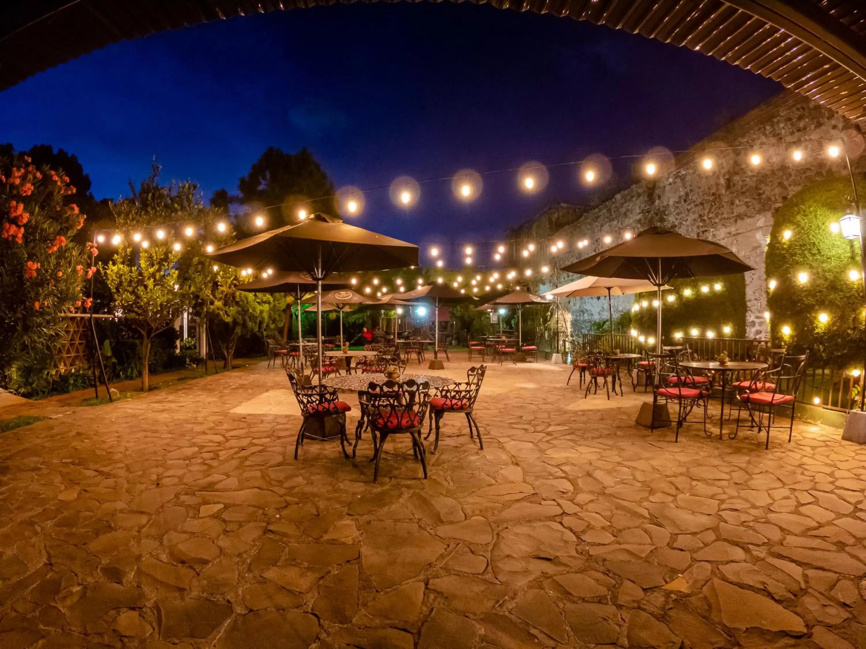 Garden, Restaurant/Places to Eat in Hotel Convento Santa Catalina by AHS