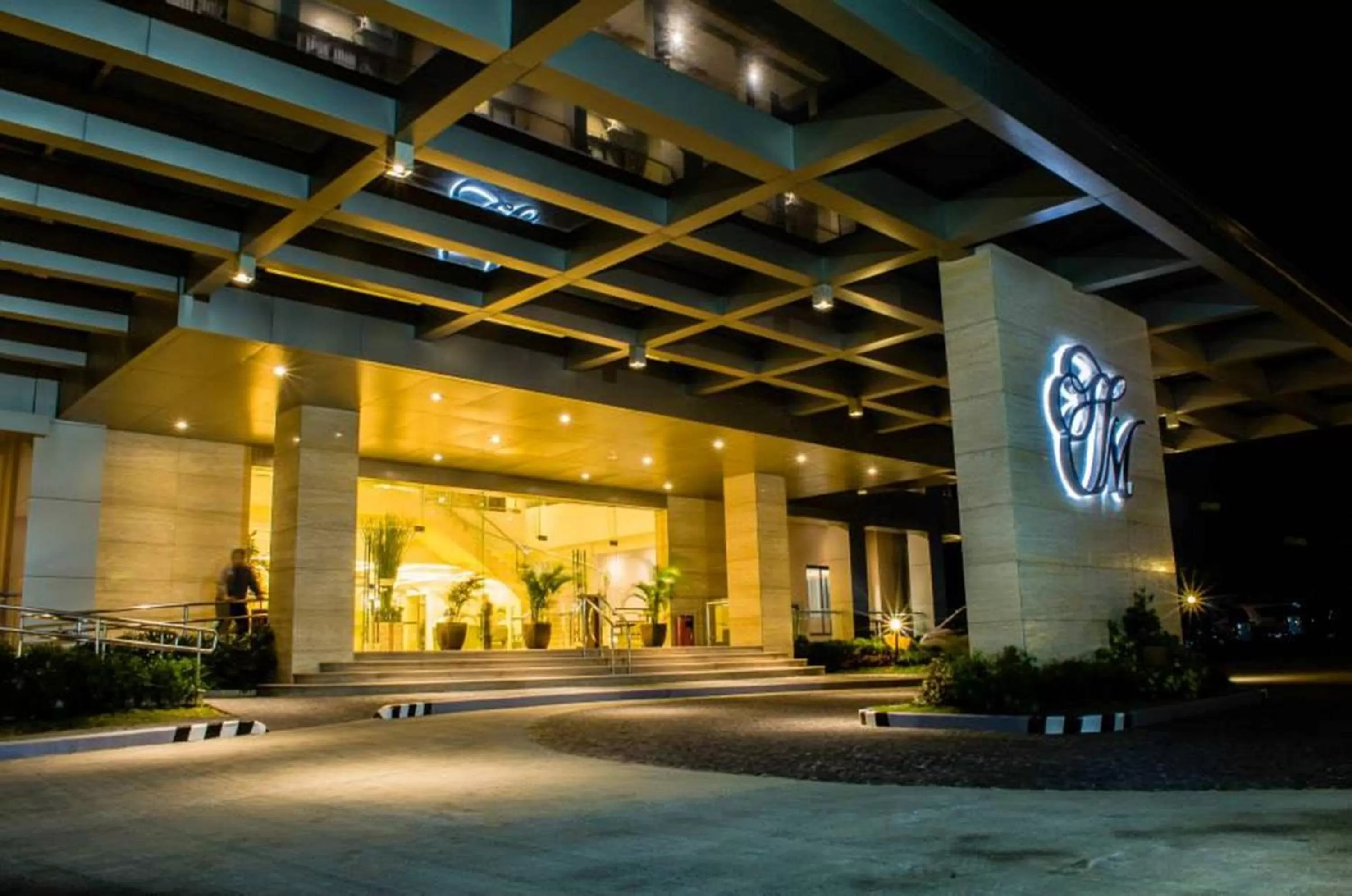 Facade/entrance in Hotel Monticello Tagaytay