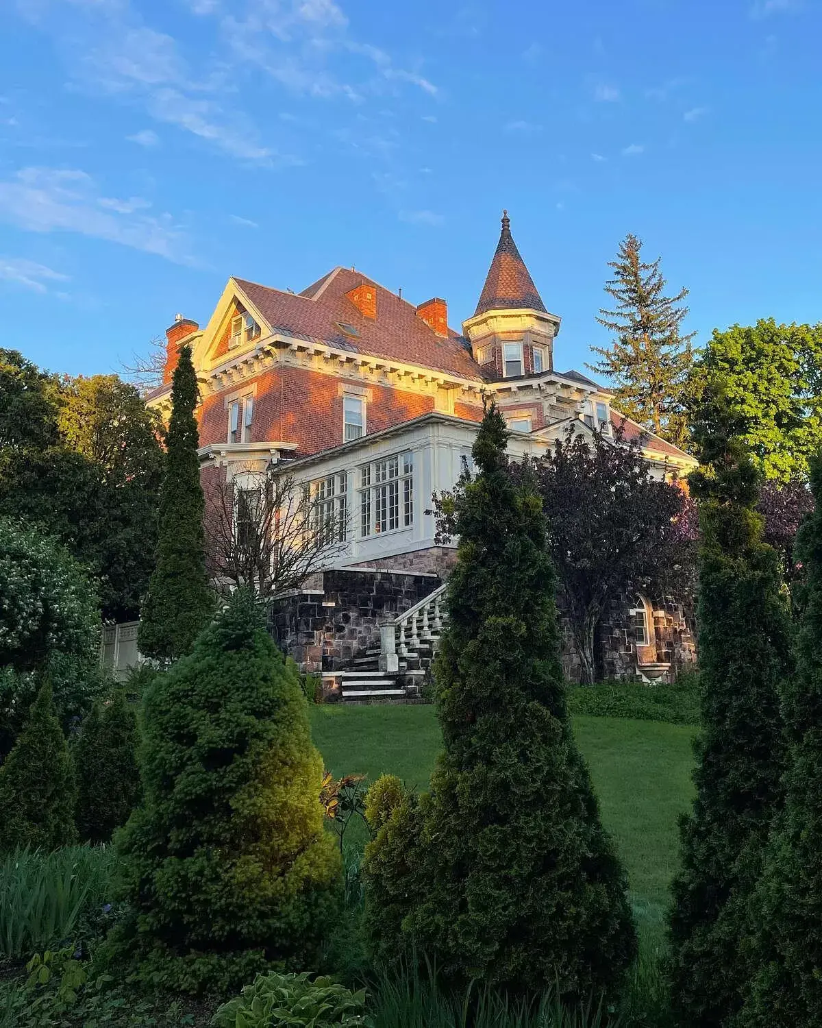 Property building in Blind Tiger Burlington Property building in Blind Tiger Burlington