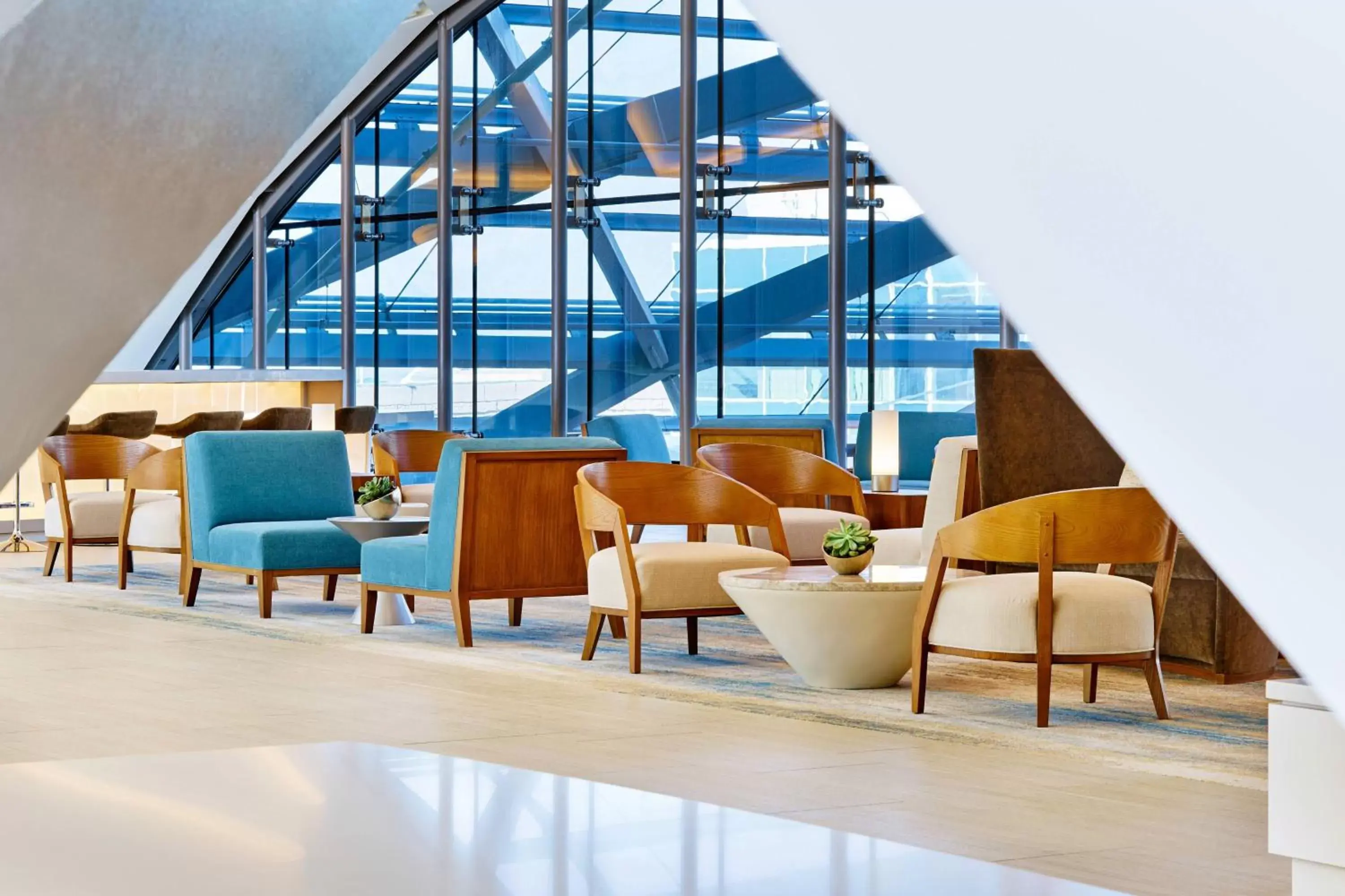 Lobby or reception, Lounge/Bar in The Westin Denver International Airport