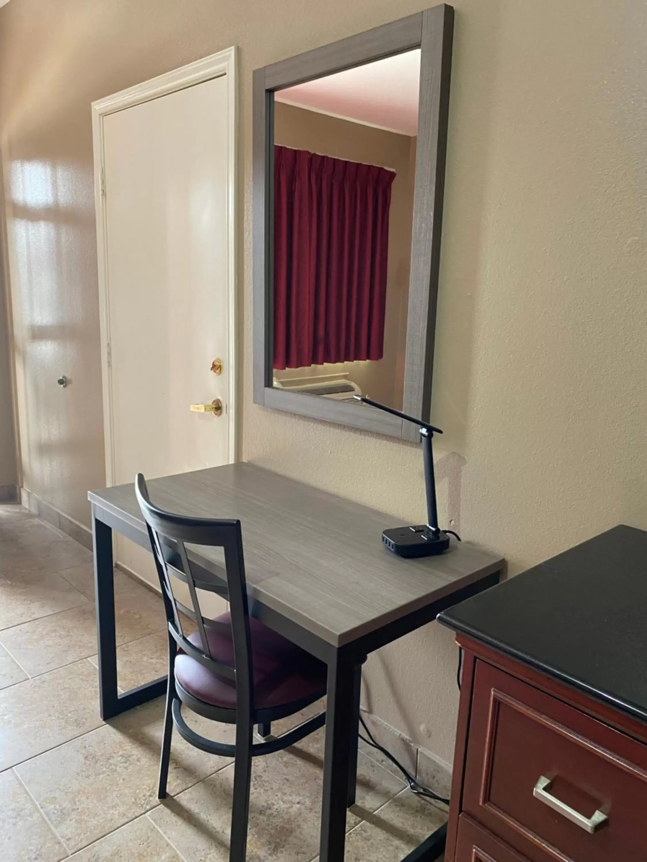 Dining Area in Los Fresnos Inn and Suites