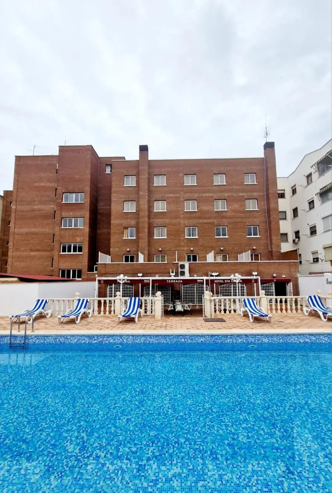 Swimming Pool in Hotel Santa Cecilia