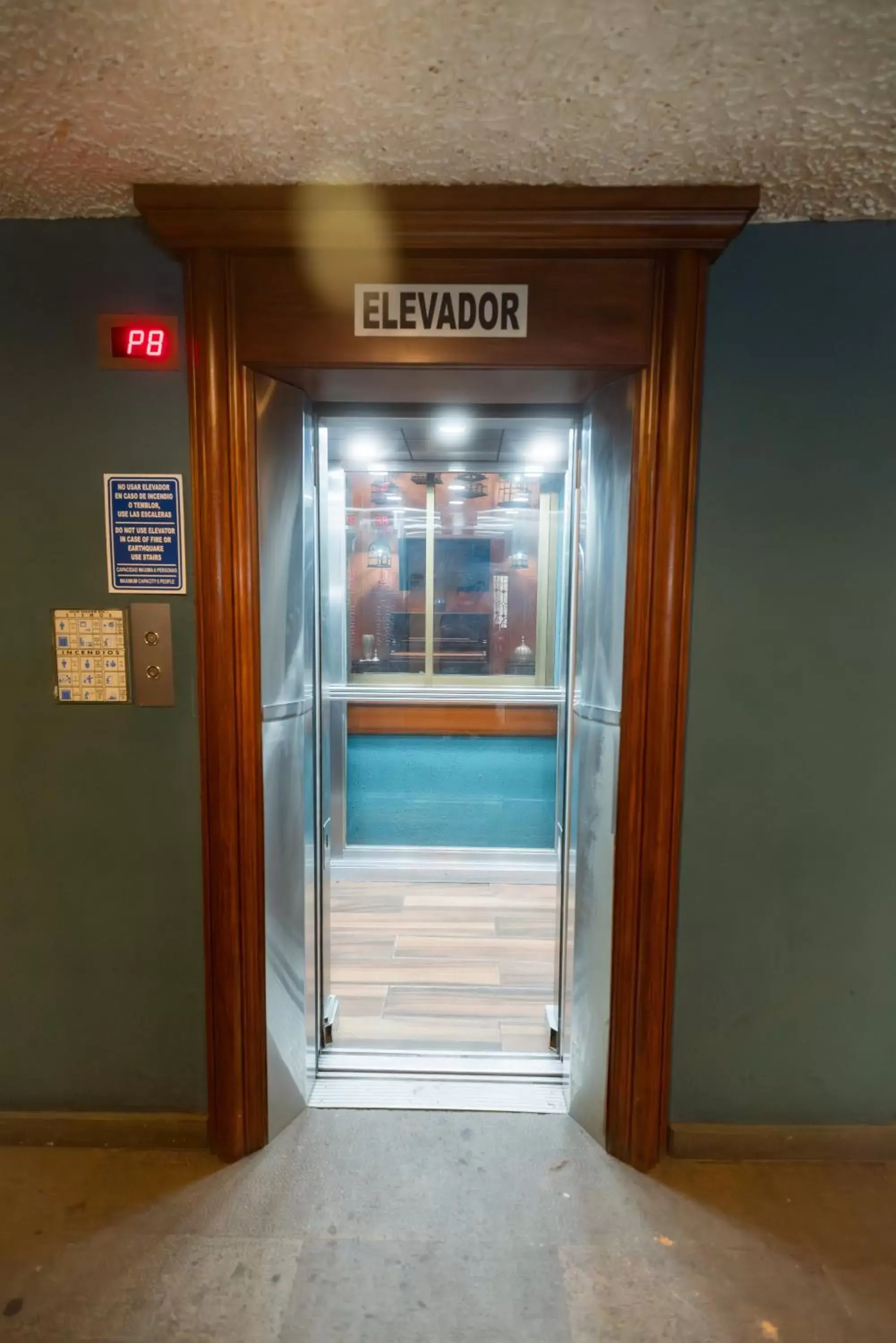 elevator in Hotel Santiago De Compostela - Guadalajara Centro Historico