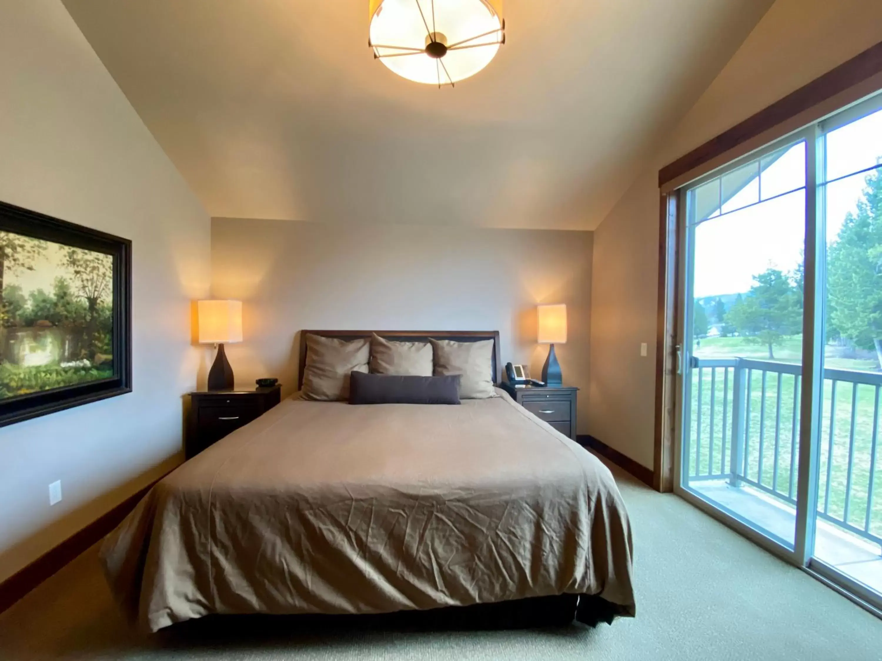 Photo of the whole room, Bed in Meadow Lake Resort & Condos