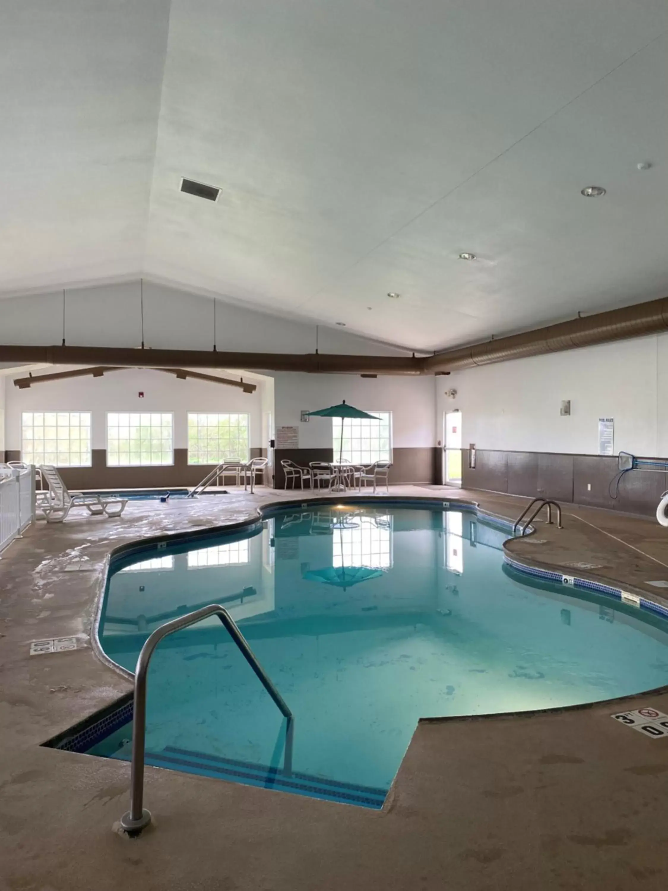 , Swimming Pool in AmericInn by Wyndham Maquoketa