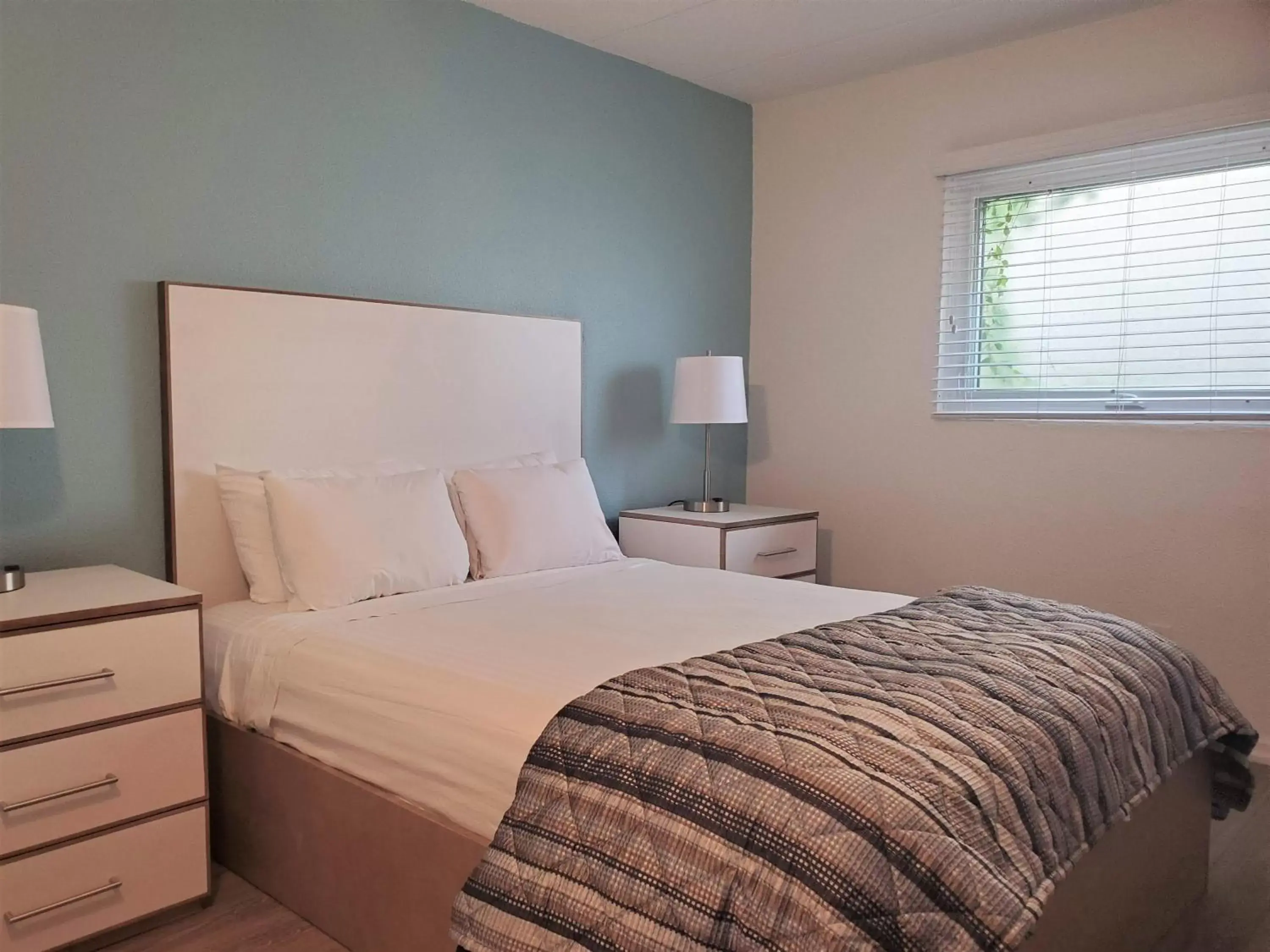 Bed in Esplanade Suites - A Sundance Vacations Property