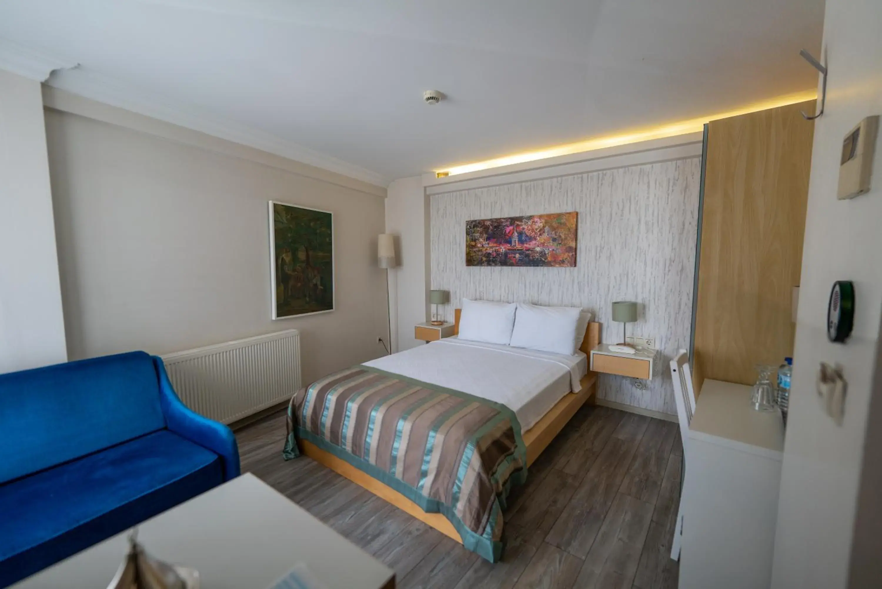 Bed in Elanaz Hotel
