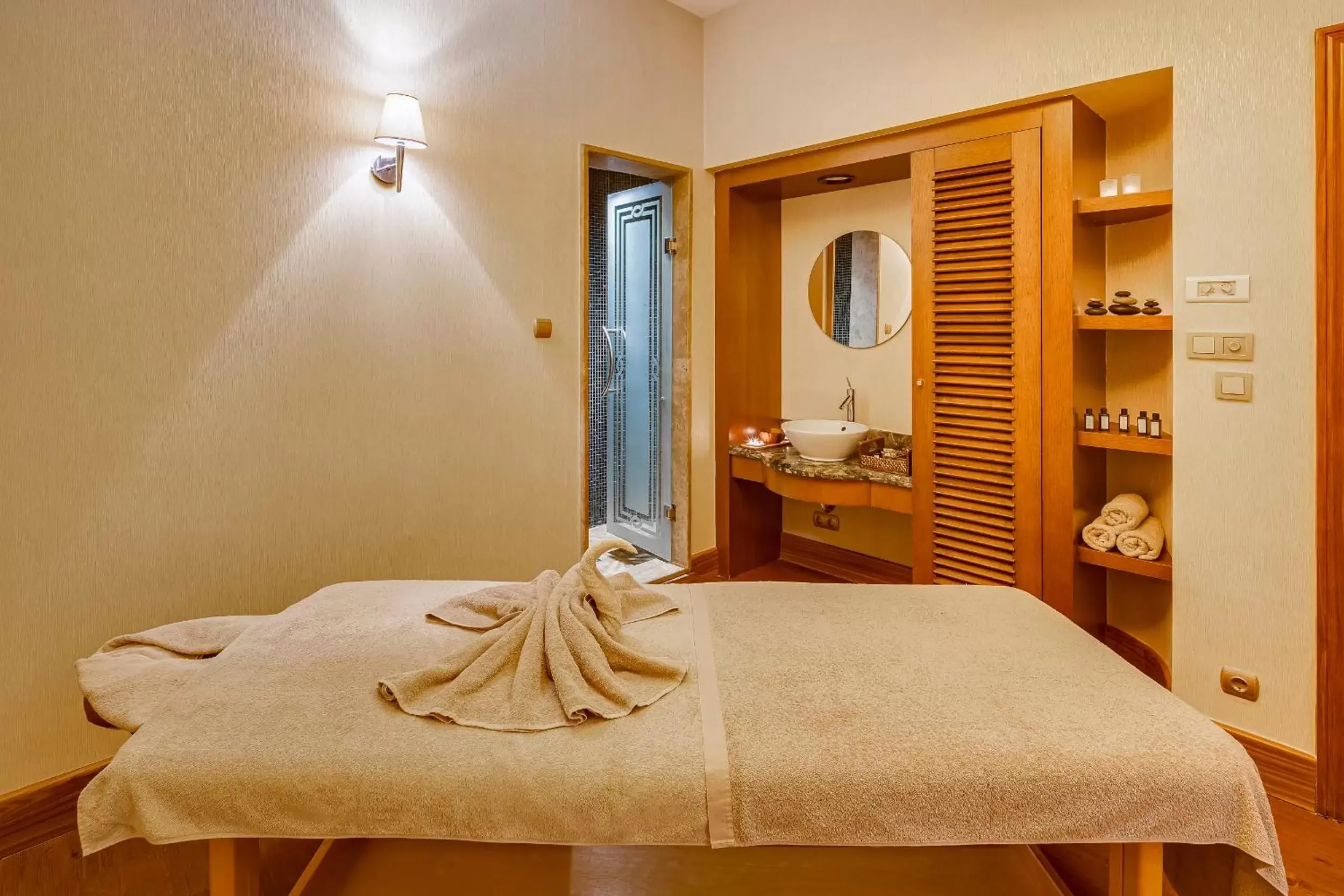 Massage, Bed in Divan Ankara