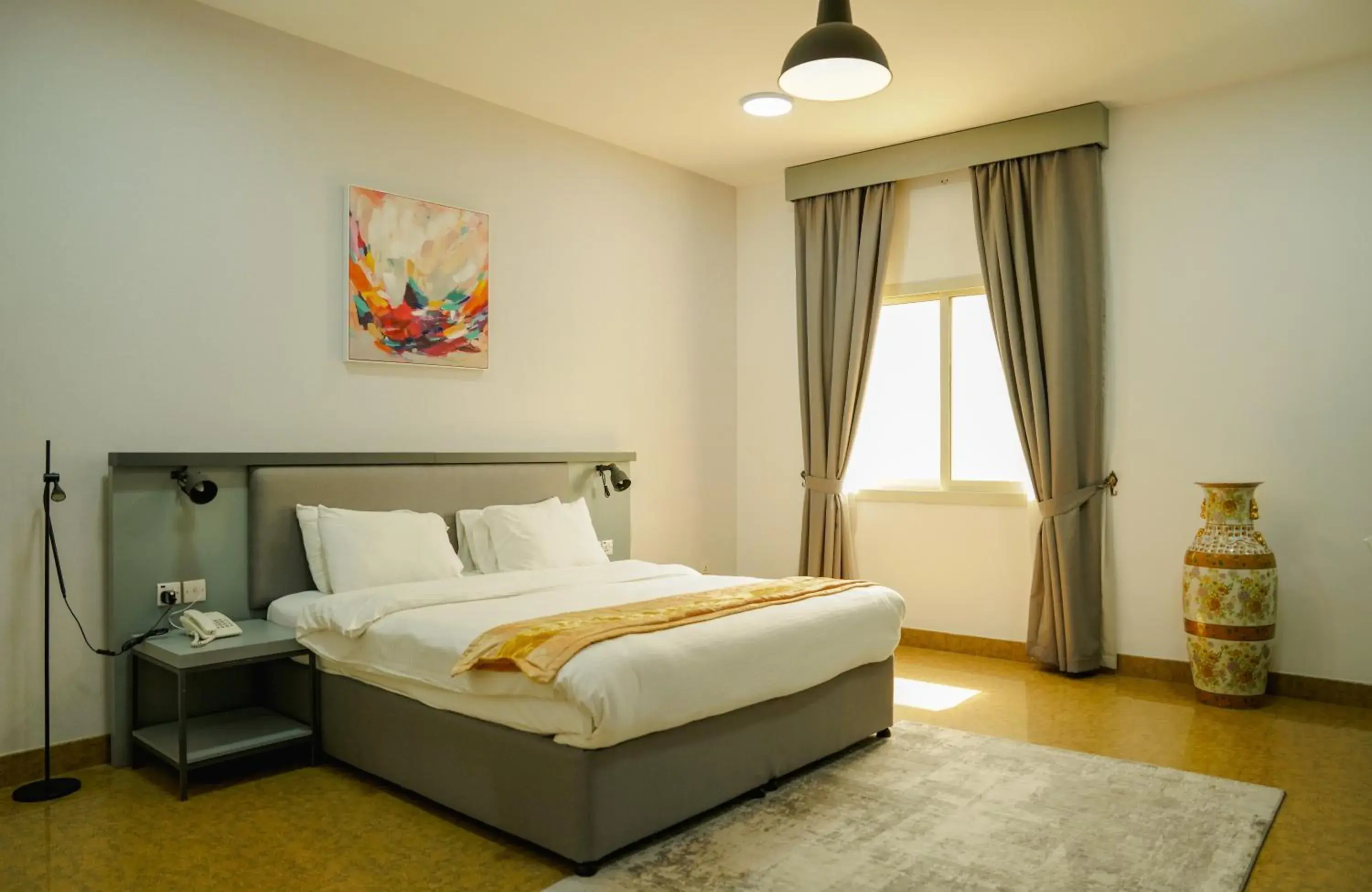 Bedroom, Bed in Safeer International Hotel
