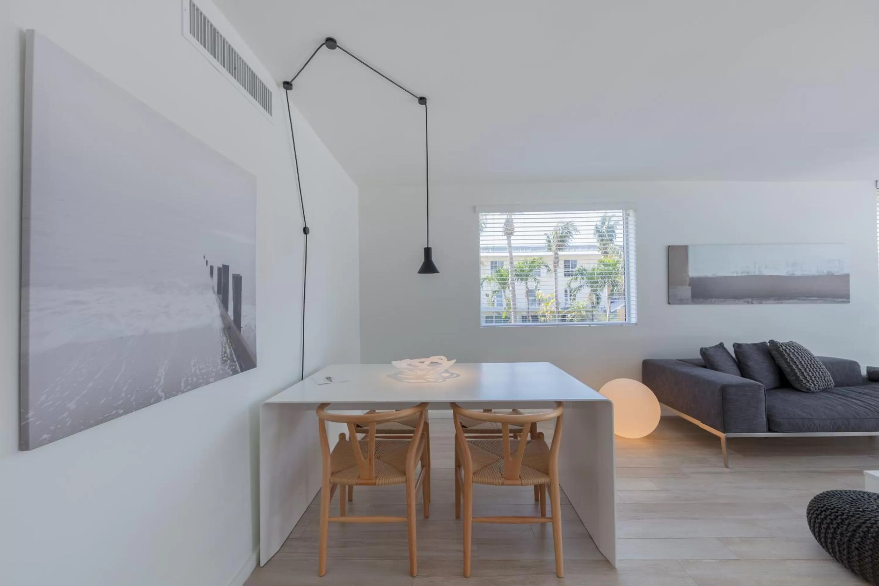 Dining area in Beach Haus Key Biscayne Contemporary Apartments