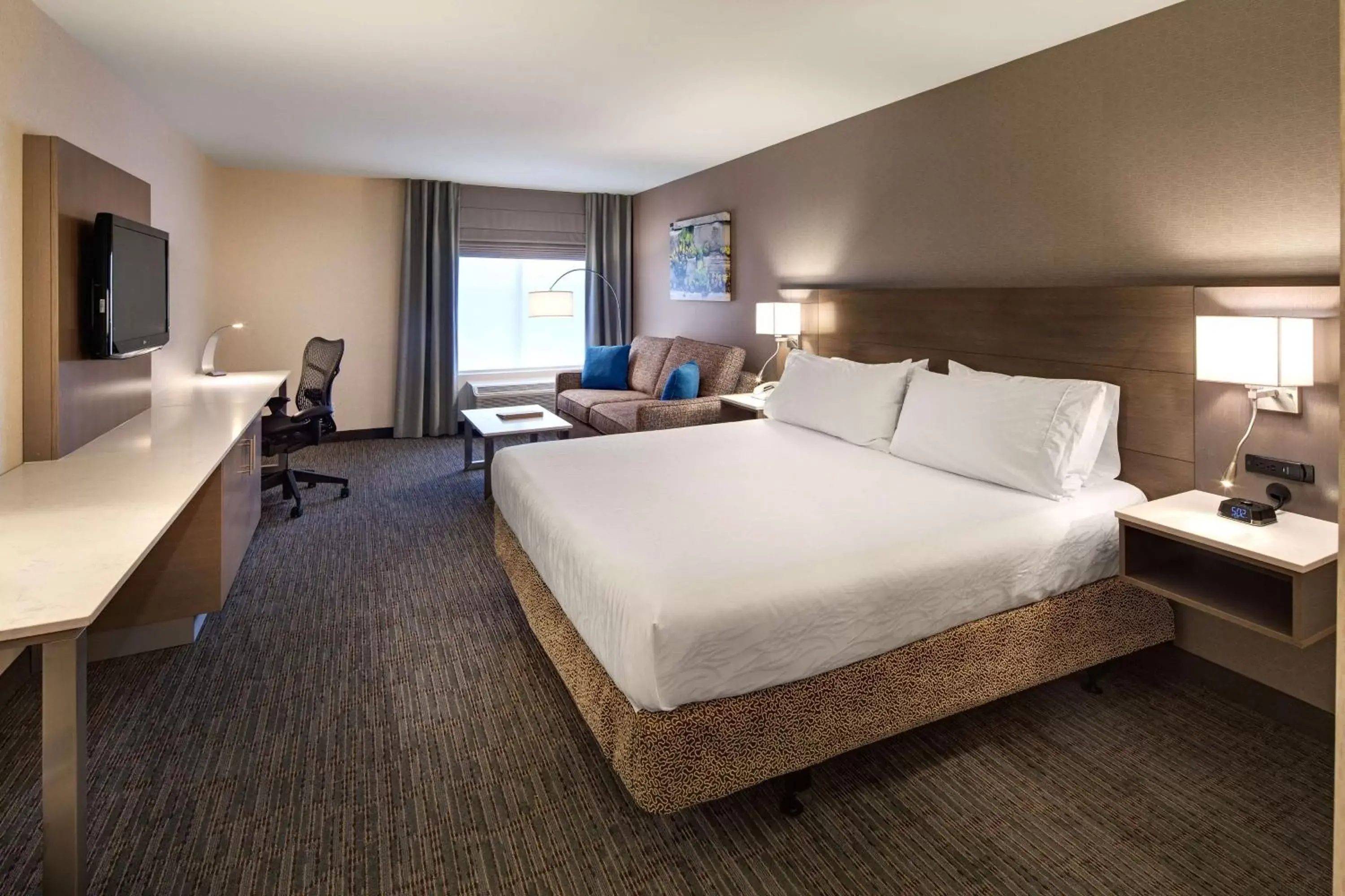 Bed in Hilton Garden Inn Toronto-Oakville