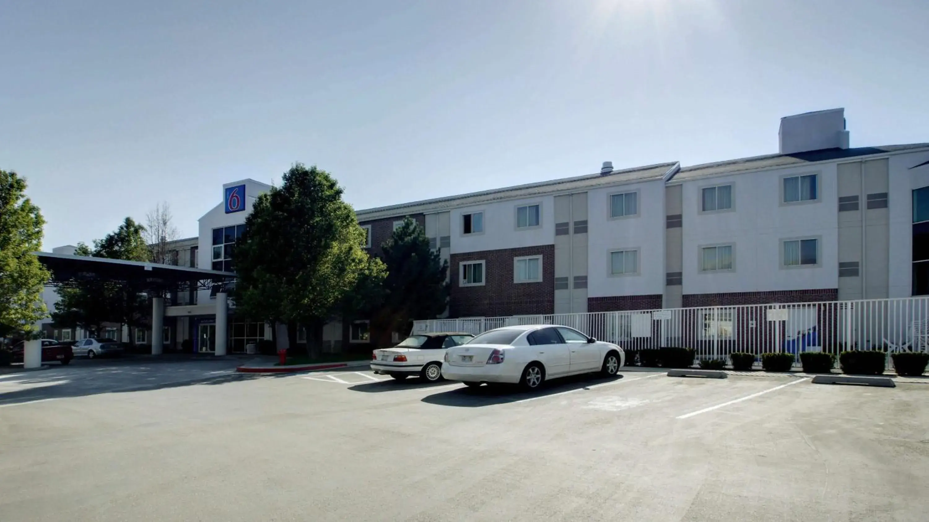 Property Building in Motel 6 Lehi, UT - Thanksgiving Point