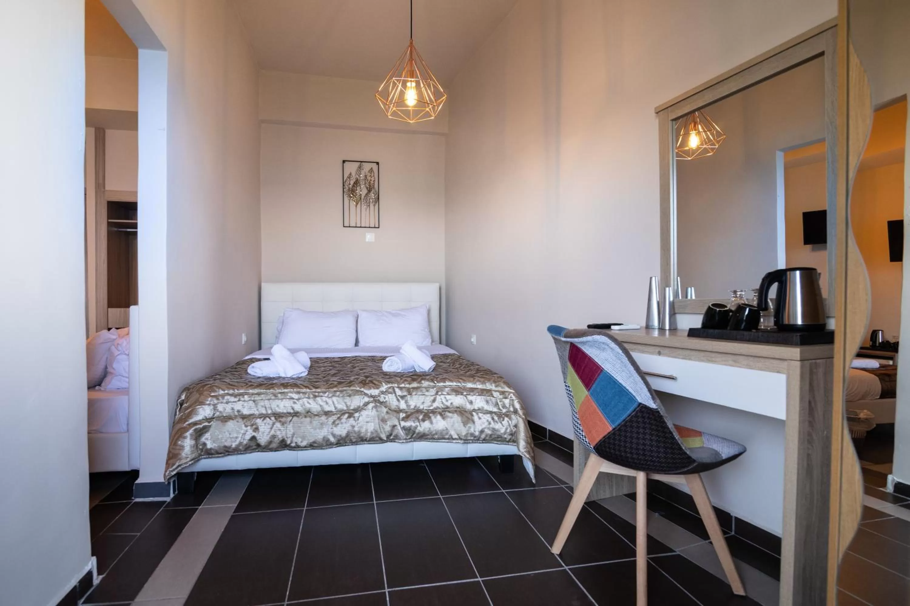 Coffee/tea facilities, Bed in Votsalakia Hotel & Luxury Apartments