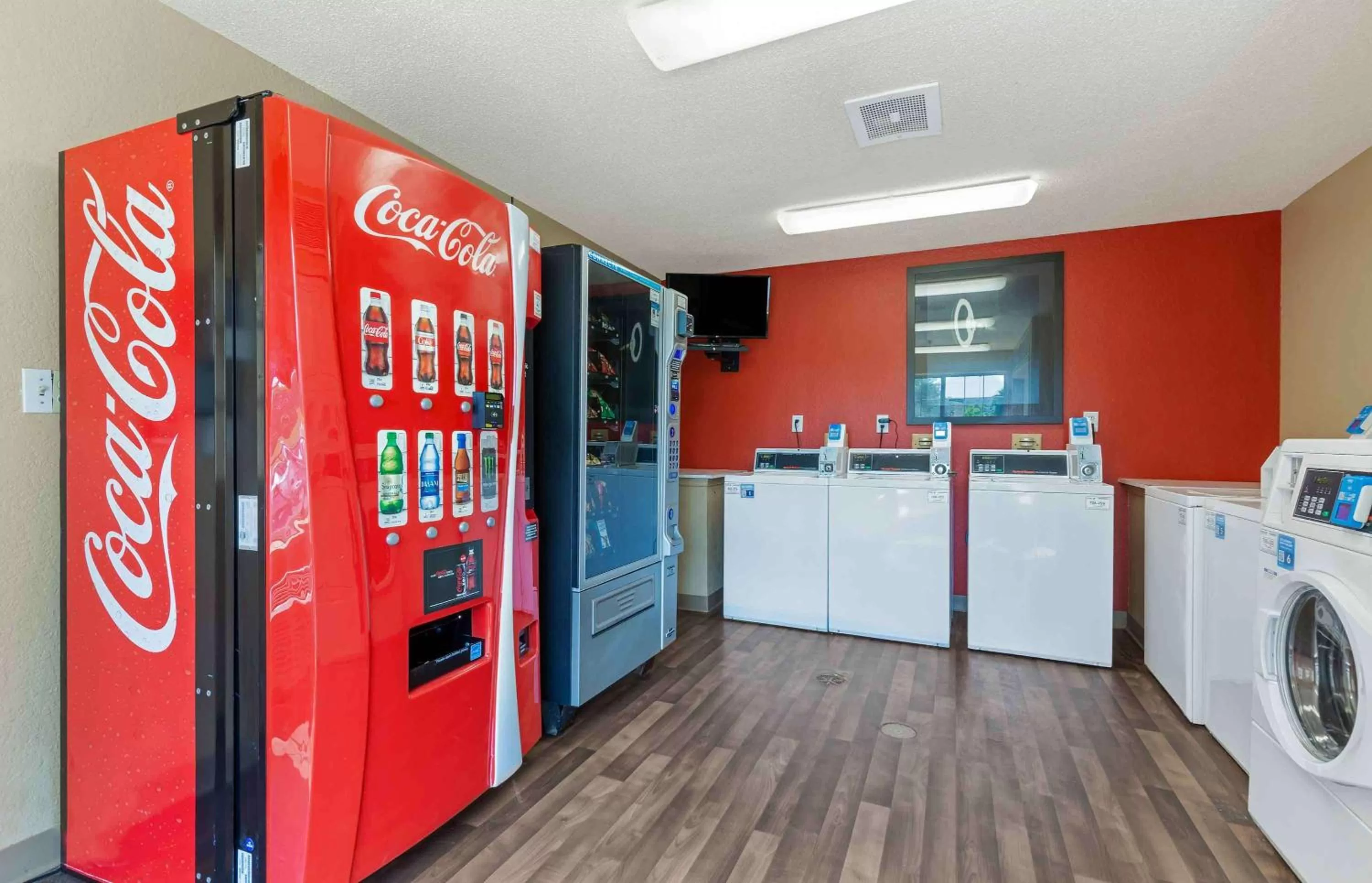 Property building in Extended Stay America Select Suites - Washington, DC - Sterling - Dulles