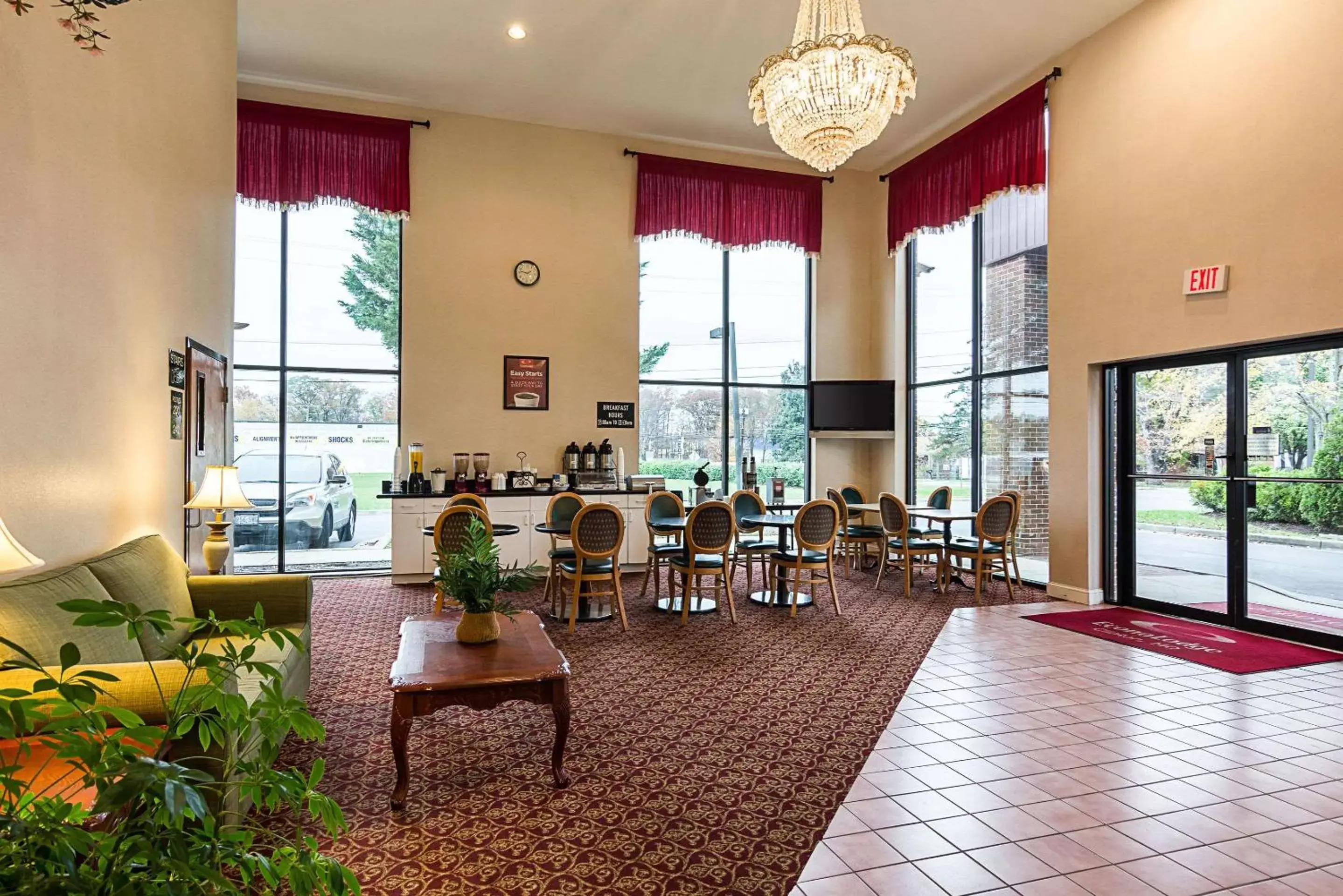 Lobby or reception, Restaurant/Places to Eat in Econo Lodge Andrews AFB