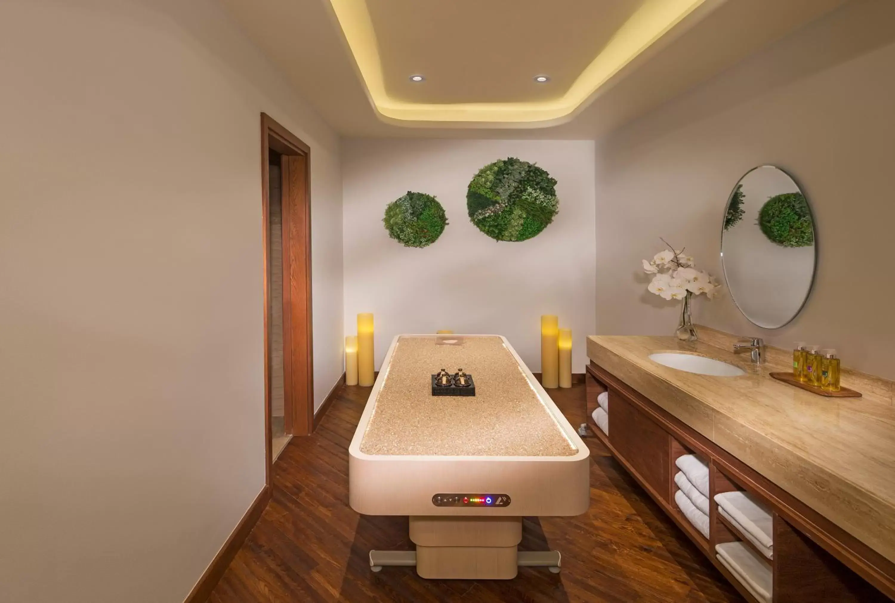 Massage in The Retreat Palm Dubai MGallery by Sofitel
