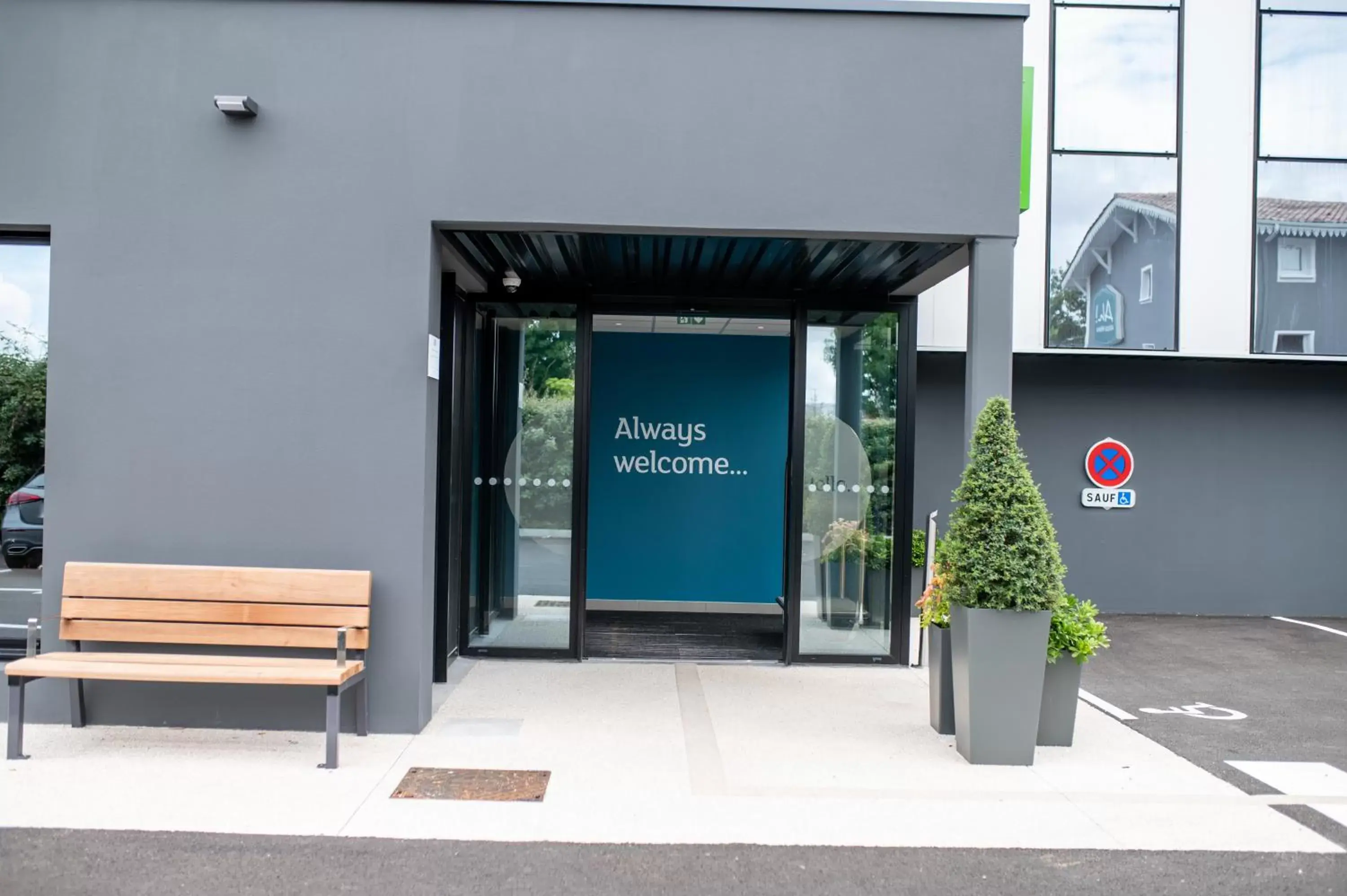 Facade/entrance in Holiday Inn Express - Arcachon - La Teste, an IHG Hotel