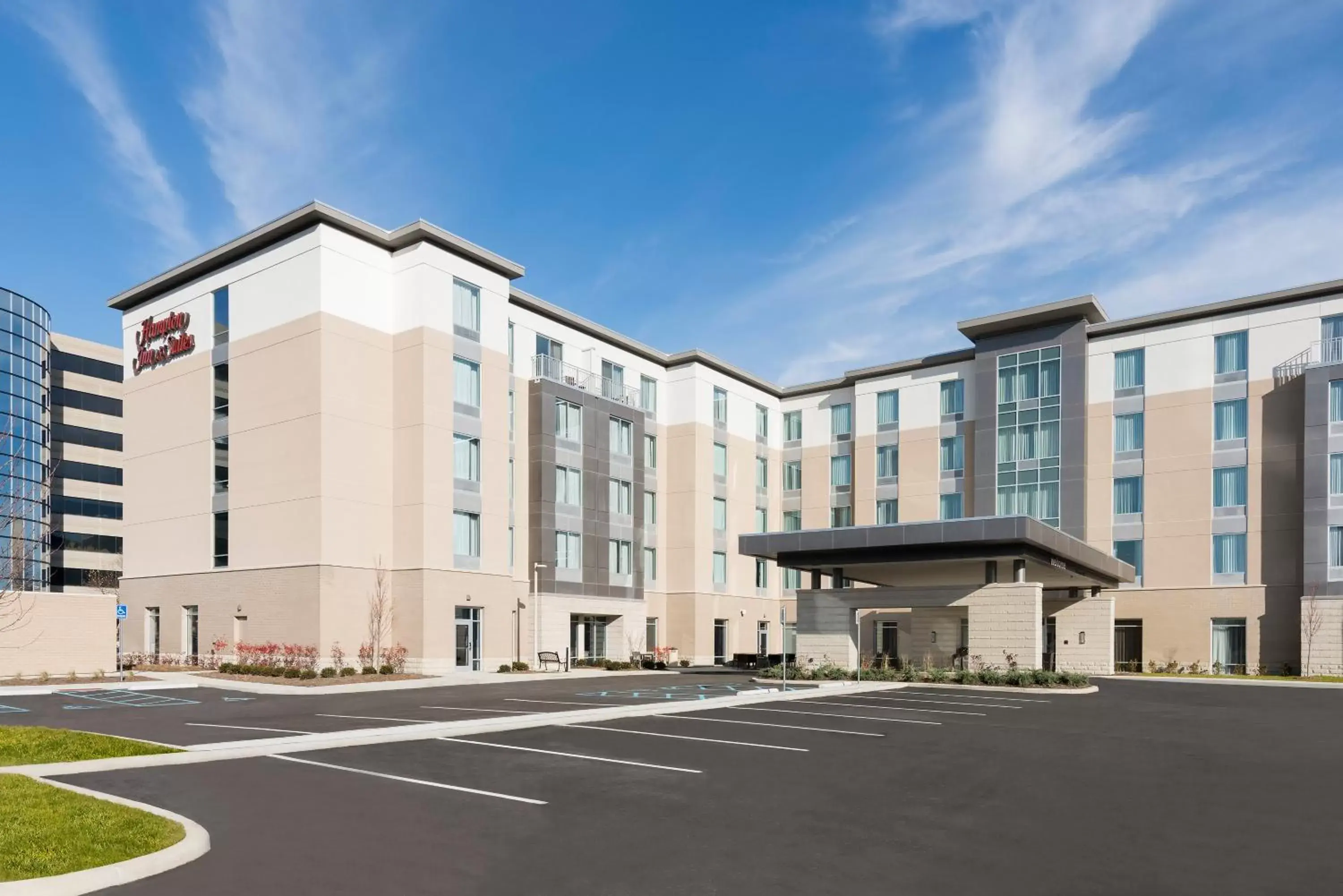 Property Building in Hampton Inn & Suites Indianapolis-Keystone, IN