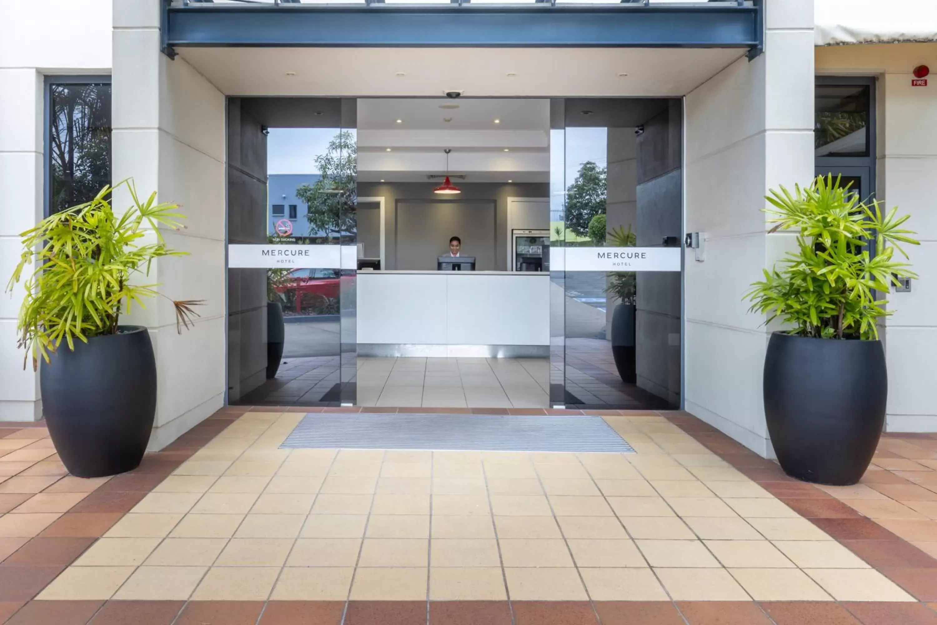 Facade/entrance, Lobby/Reception in Mercure Brisbane Garden City