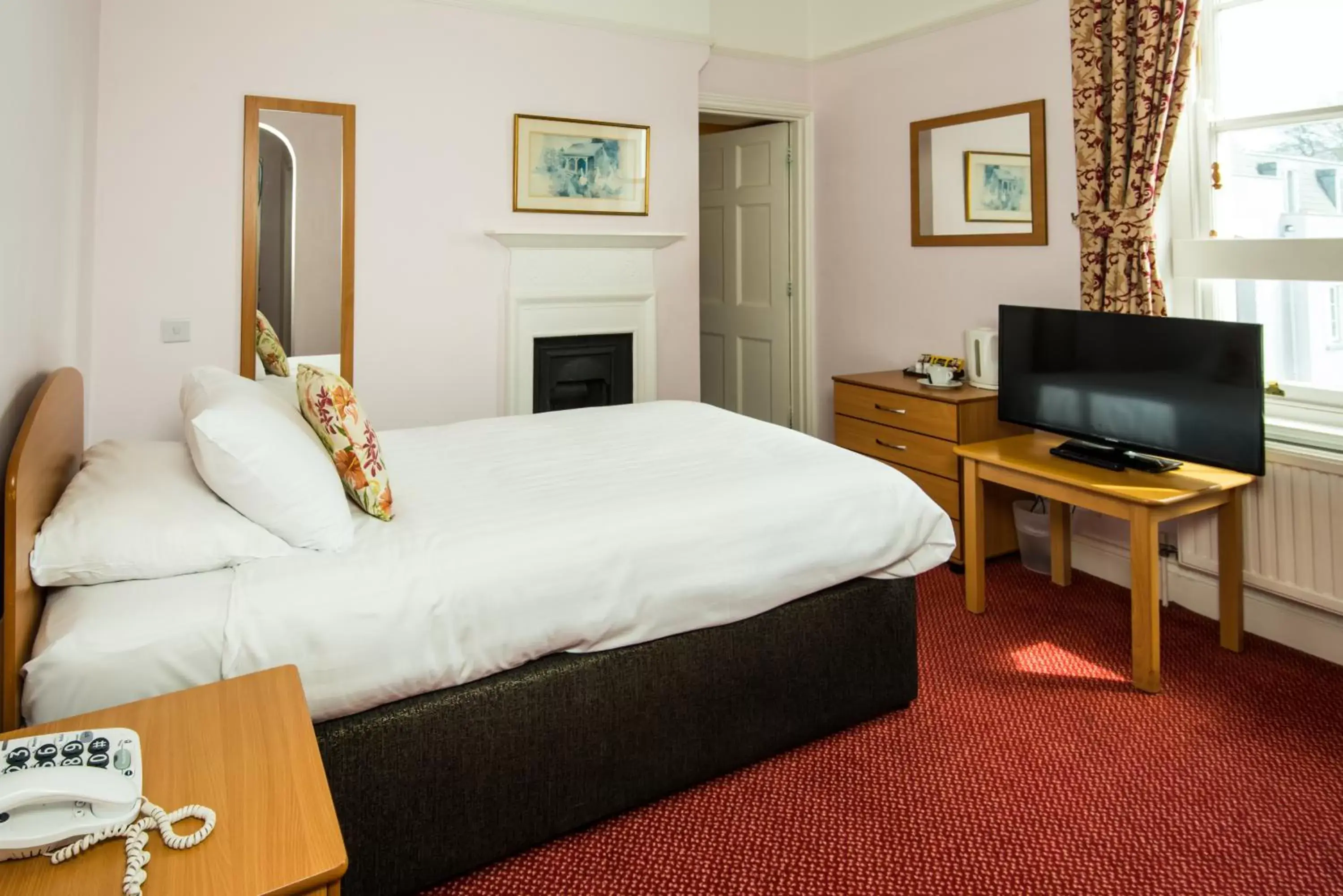 Single Room in Cliffden Hotel