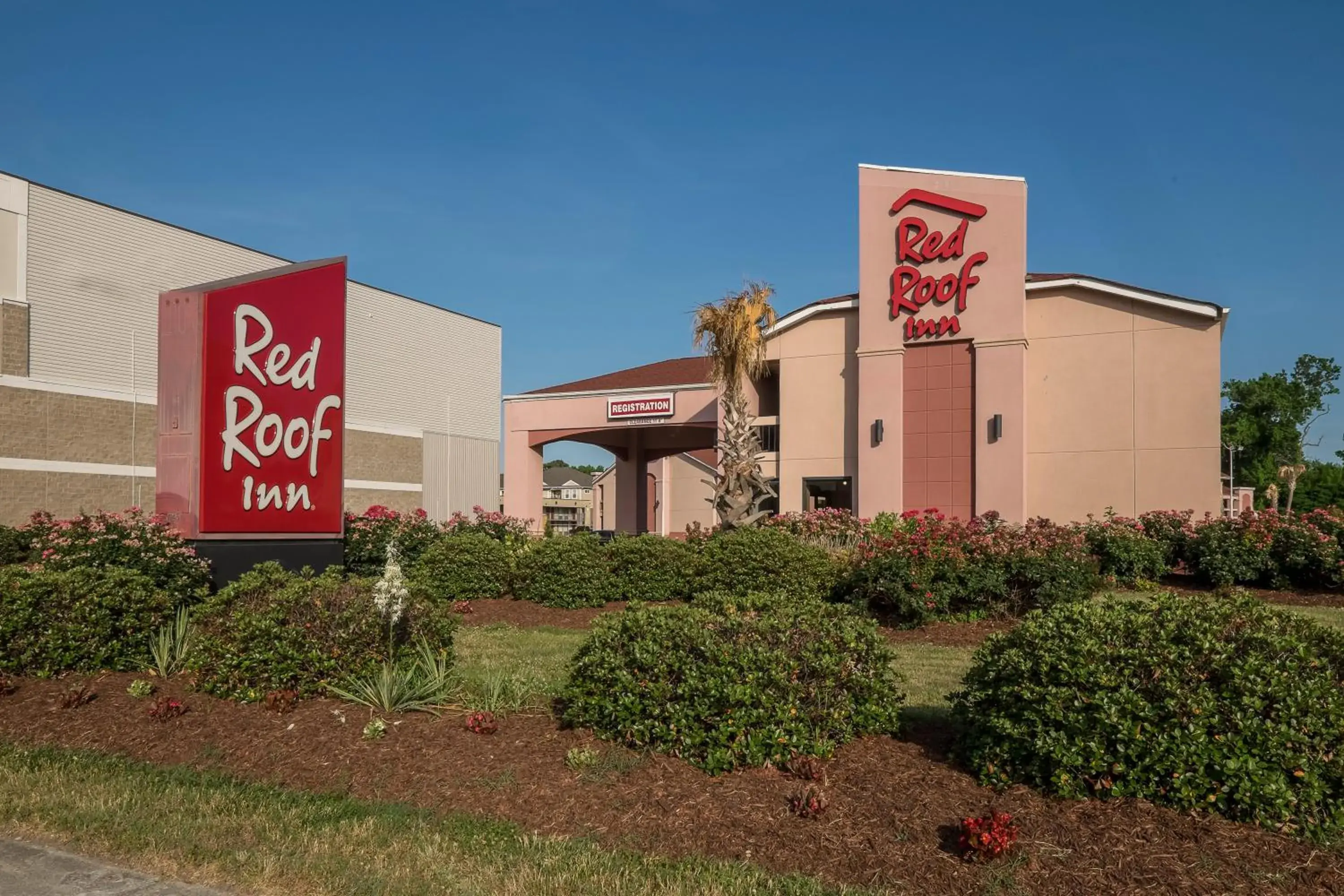 Property building, Property Logo/Sign in Red Roof Inn Virginia Beach-Norfolk Airport