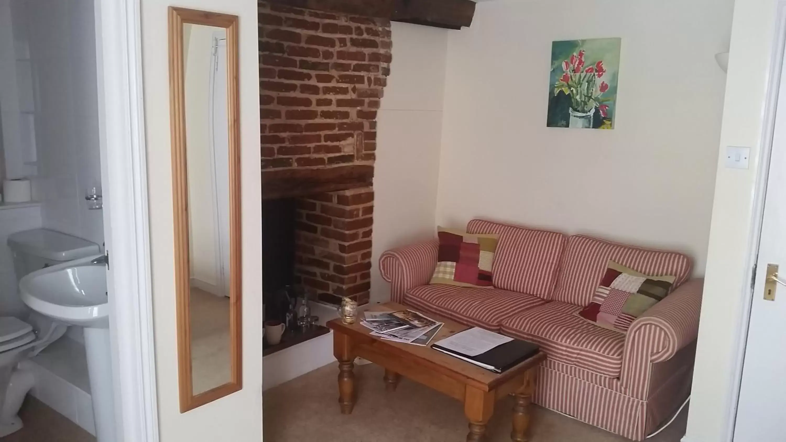 Photo of the whole room, Seating Area in The Castle Inn