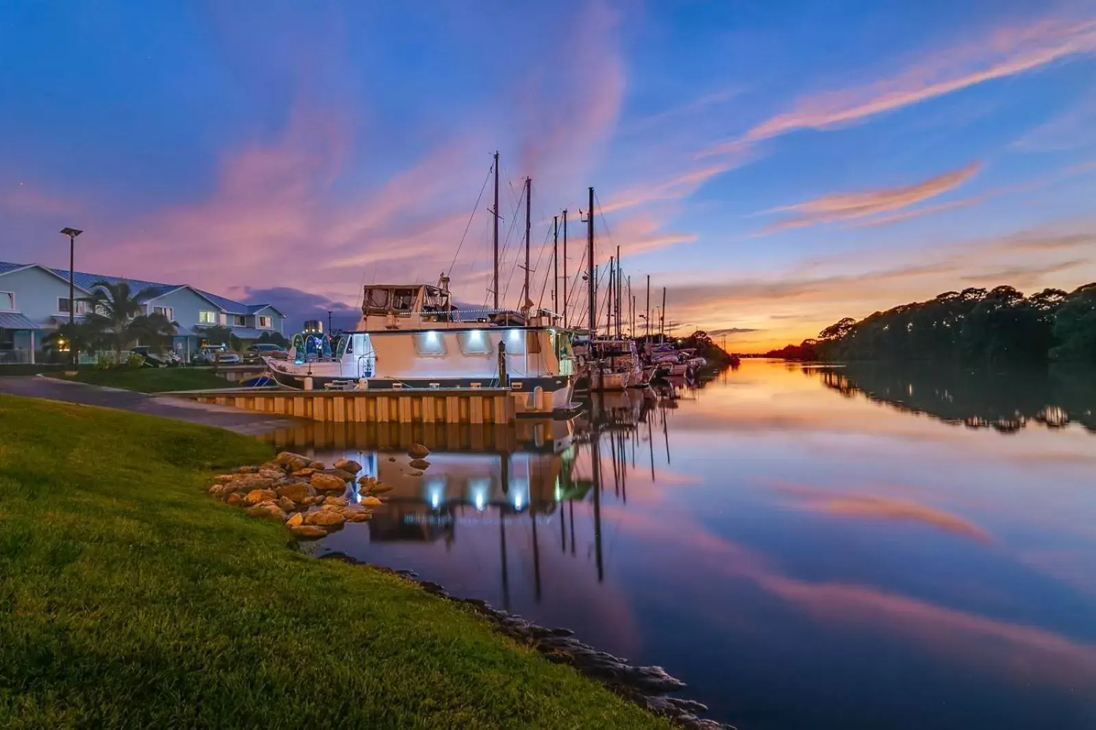 Cape Crossing Resort & Marina