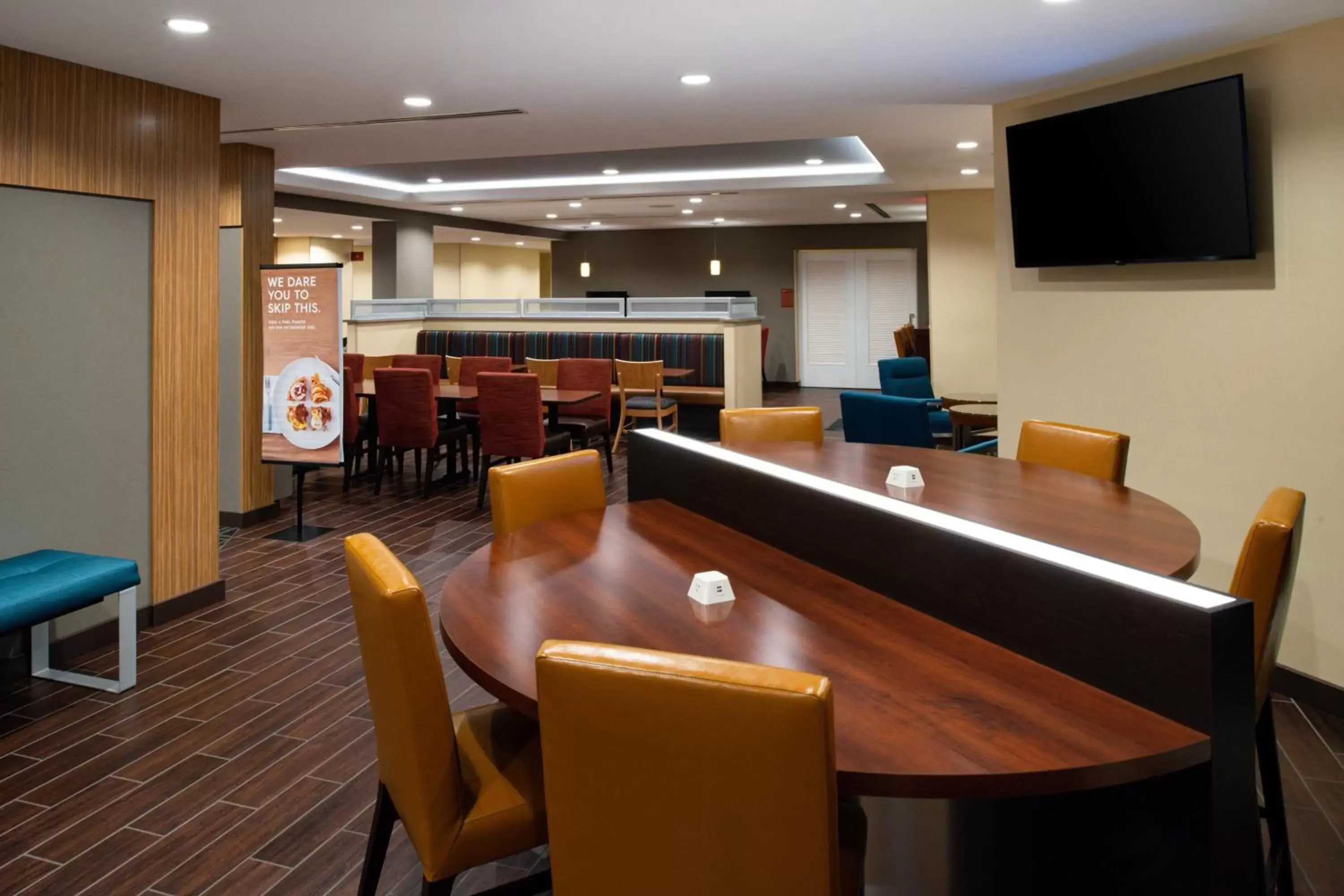 Lobby or reception, Lounge/Bar in TownePlace Suites by Marriott Detroit Belleville