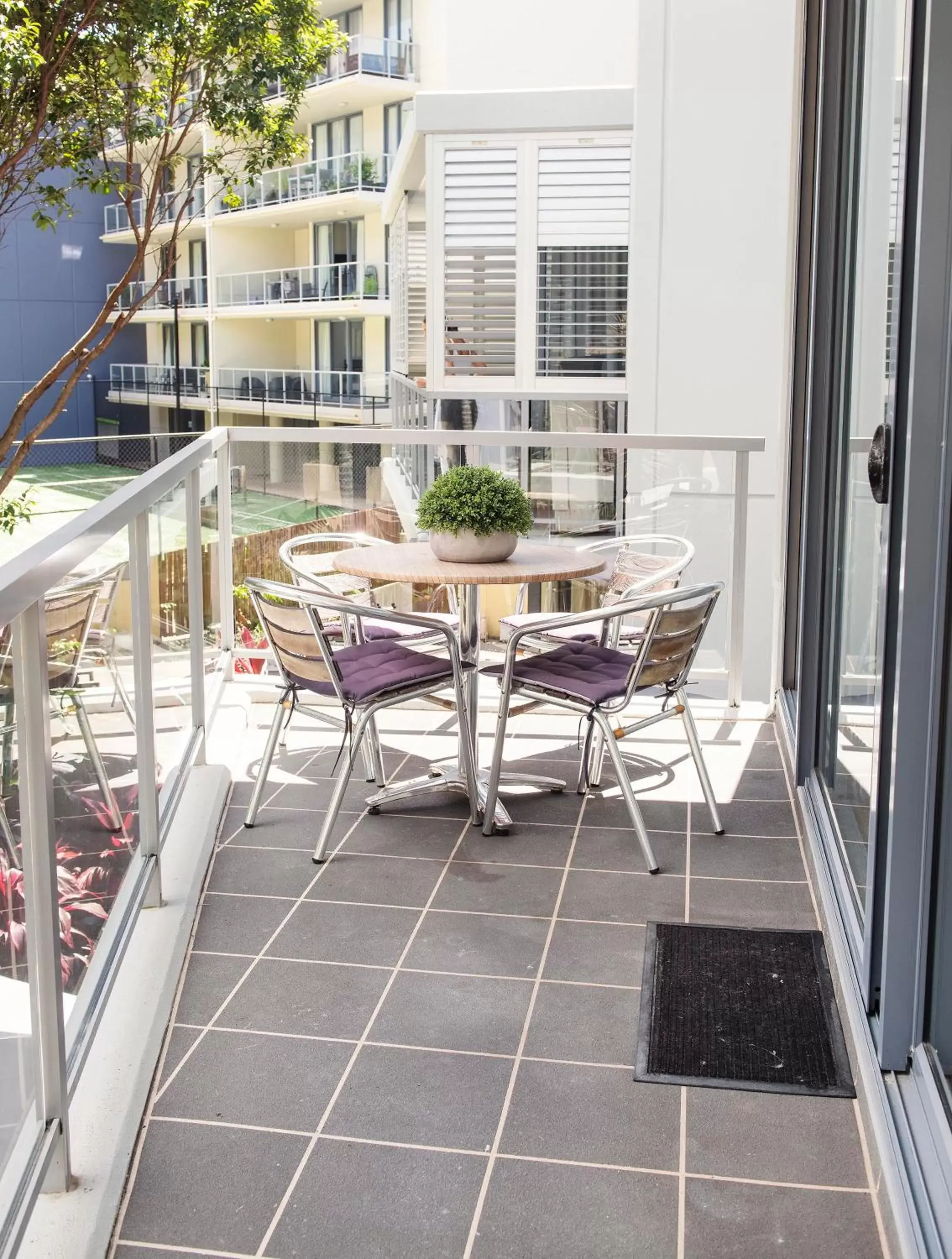 Patio, Balcony/Terrace in Swell Resort