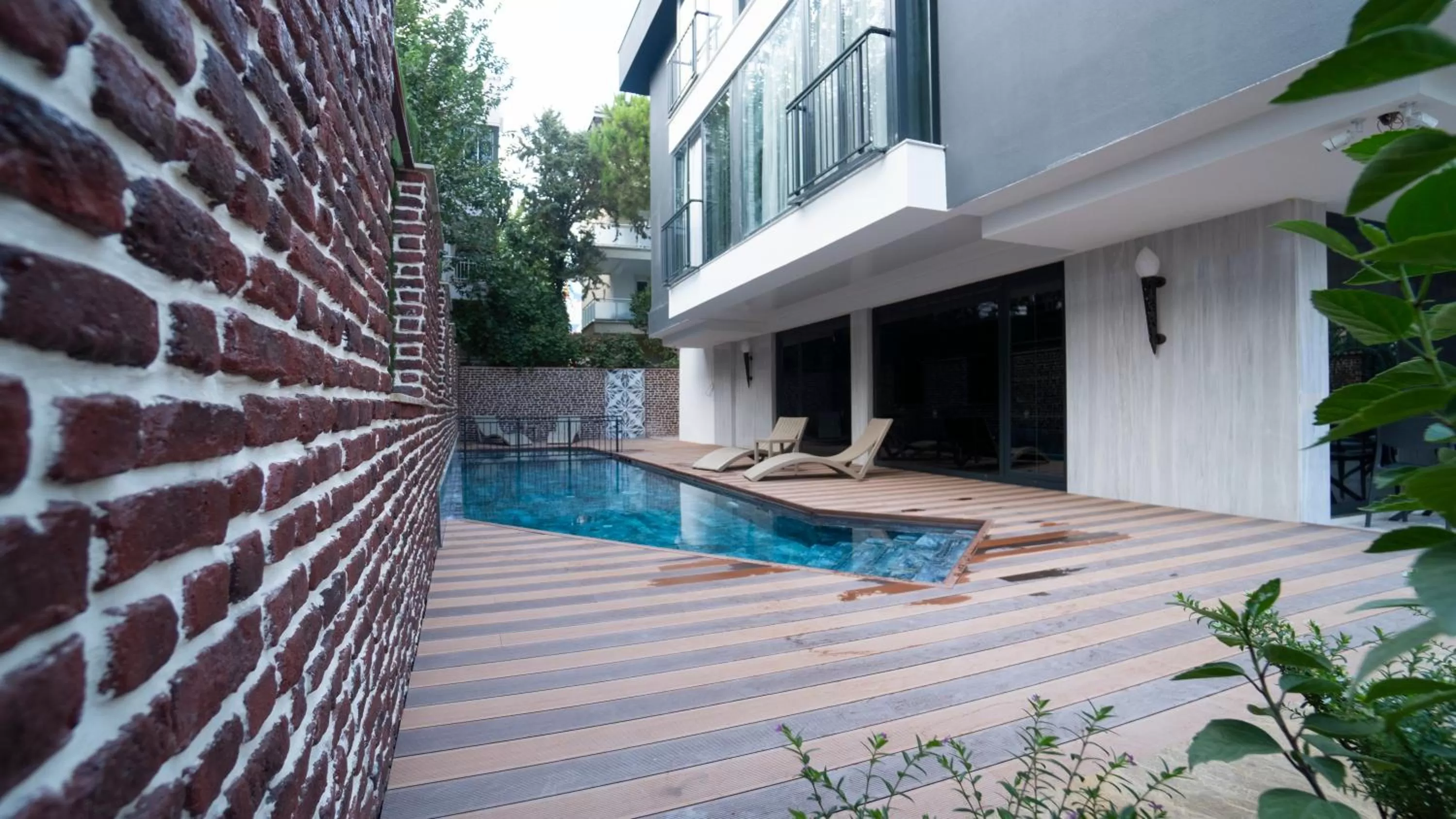 Swimming Pool in Estera Hotel Silent