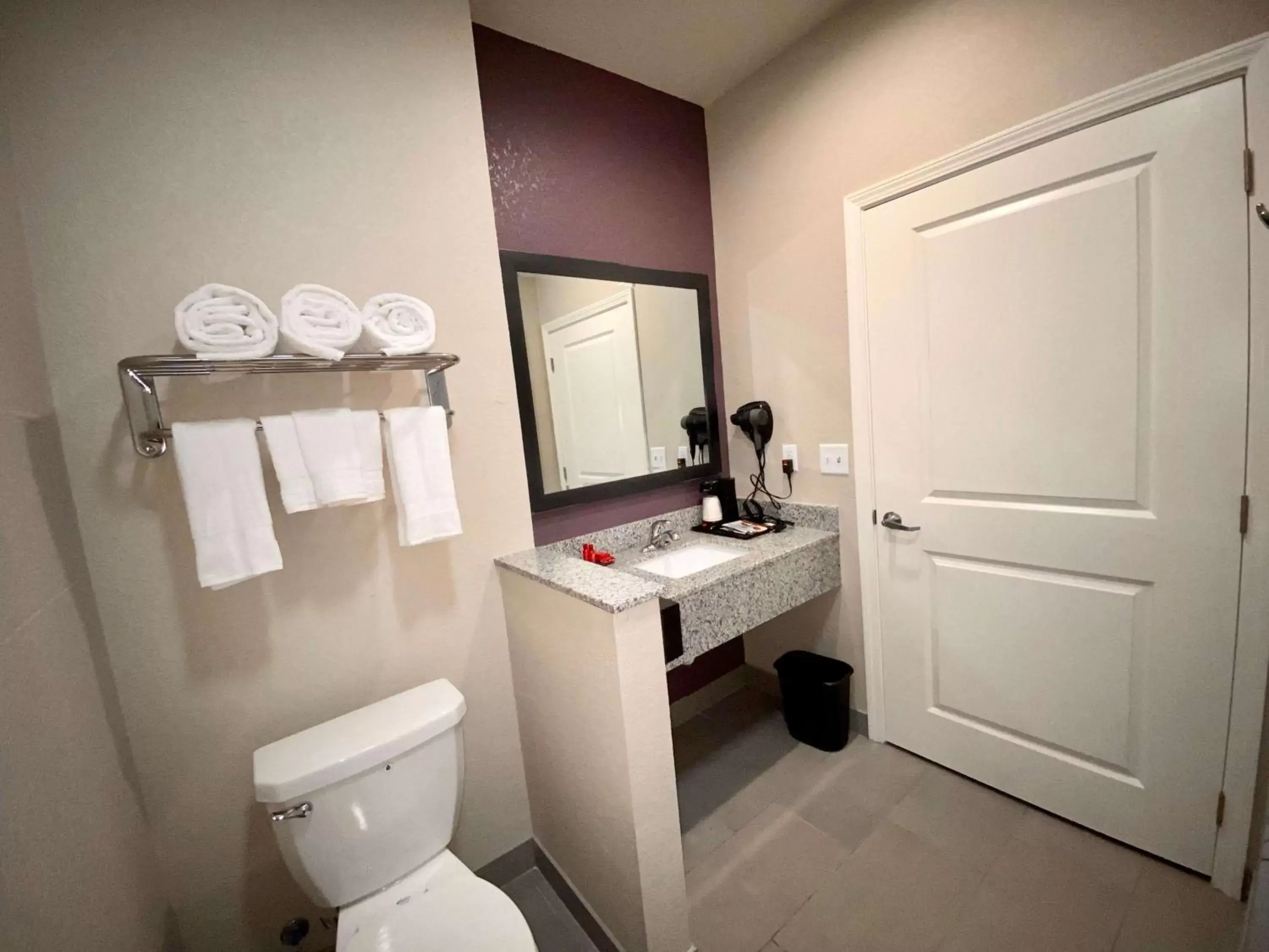 Bathroom in SureStay Plus Hotel by Best Western Ada