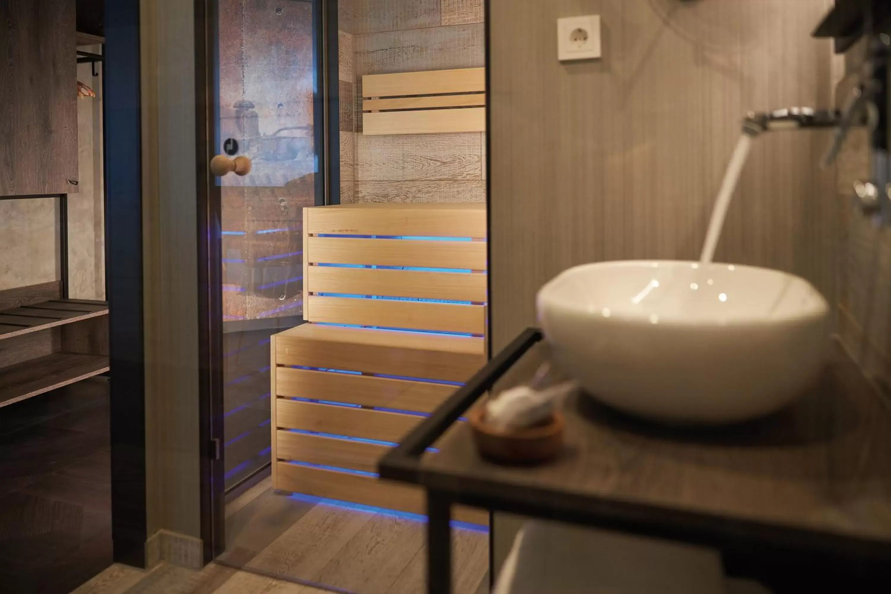 Sauna, Bathroom in Inntel Hotels Amsterdam Landmark